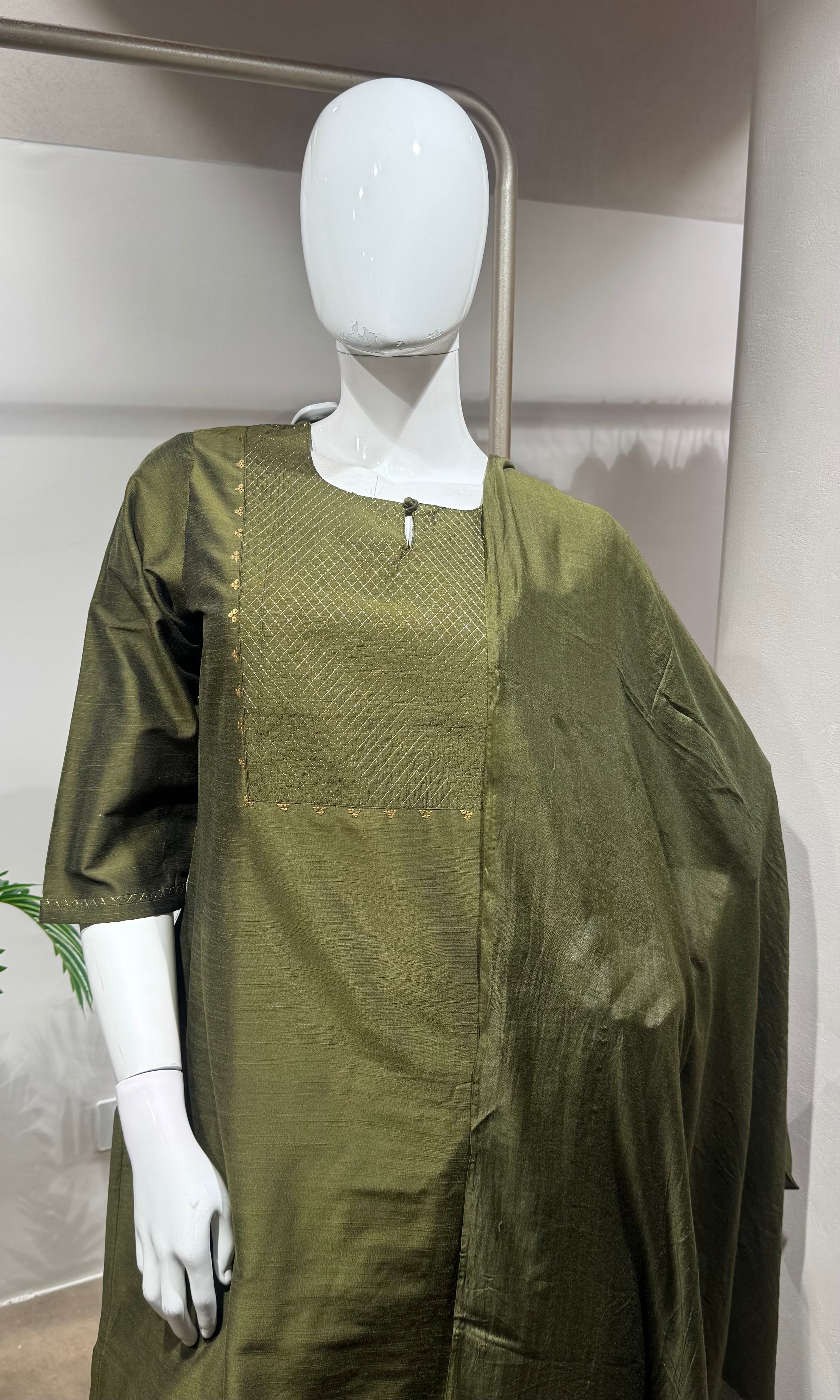 Mehandi green silk-blend kurta set