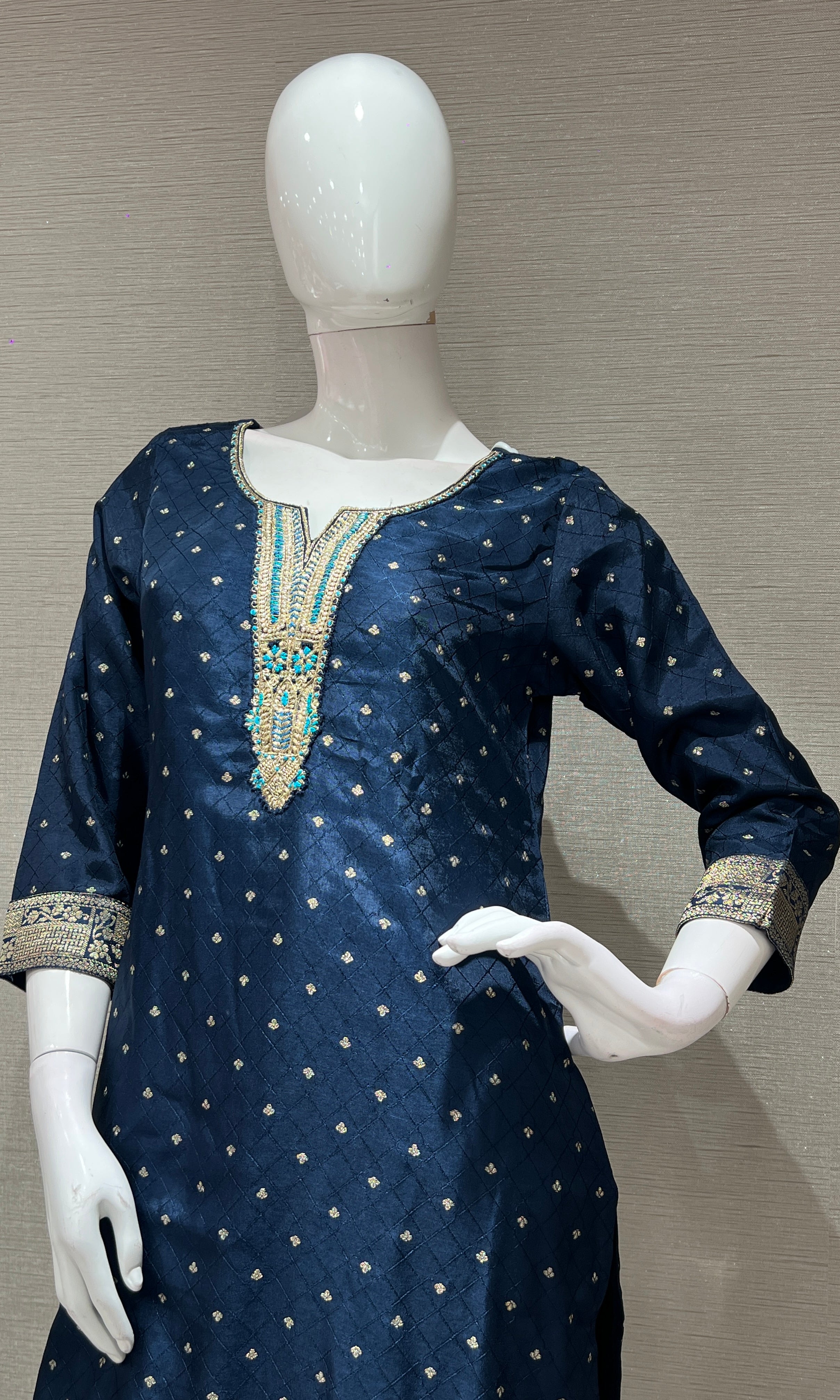 NAVY BLUE KURTA SET WITH STRIPED DUPATTA
