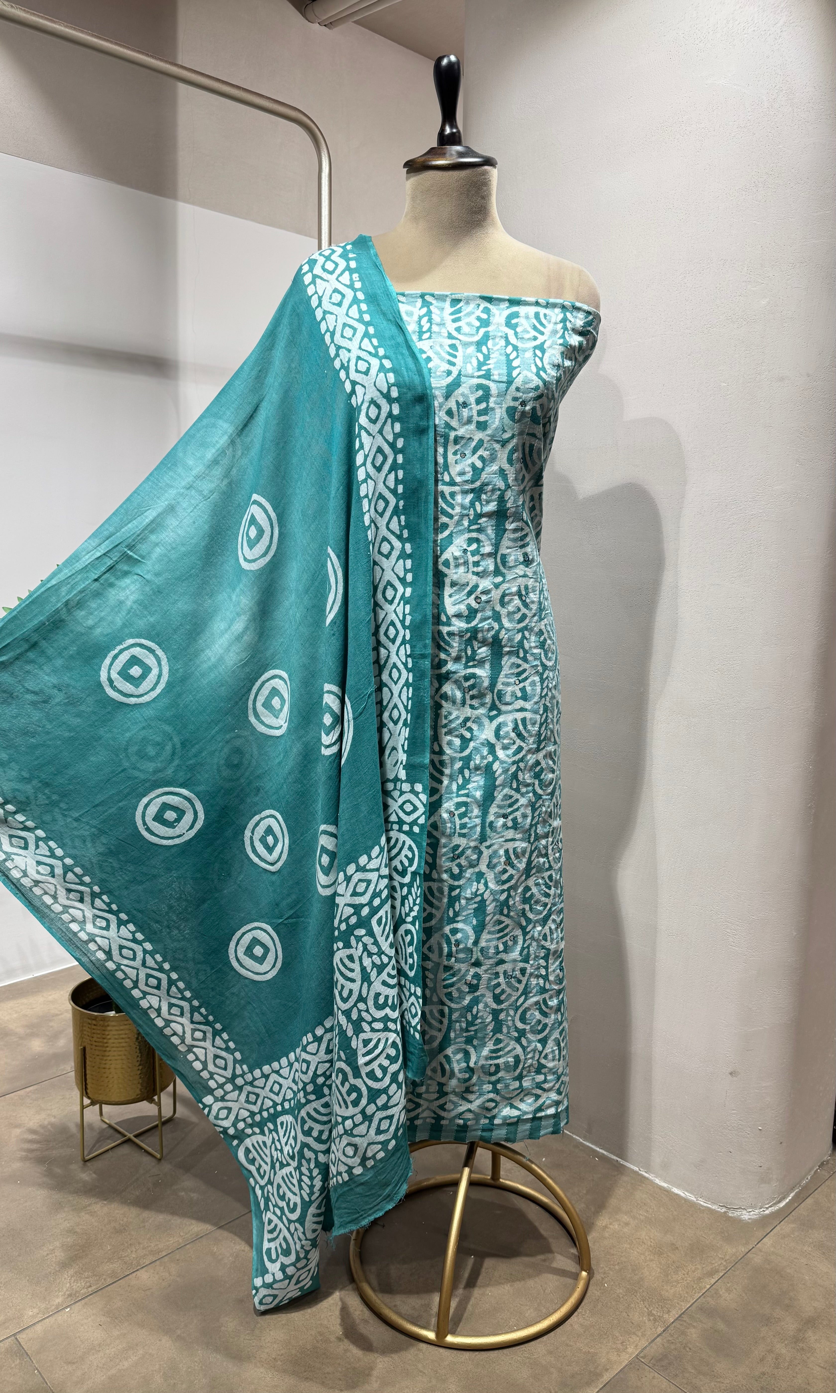 GREEN ETHNIC PRINTED DRESS MATERIAL