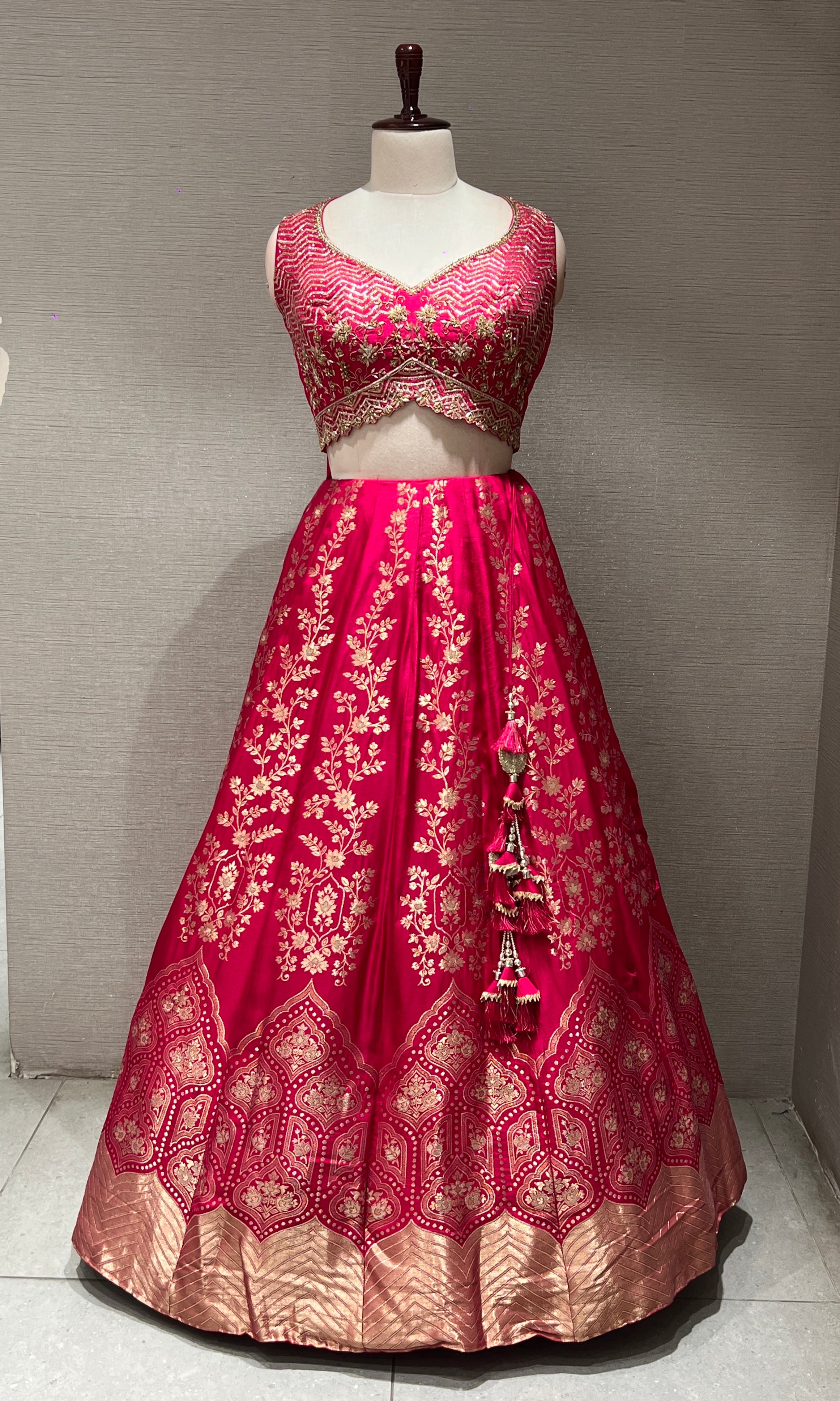 Rani pink GOLDEN BANARASI Lehenga