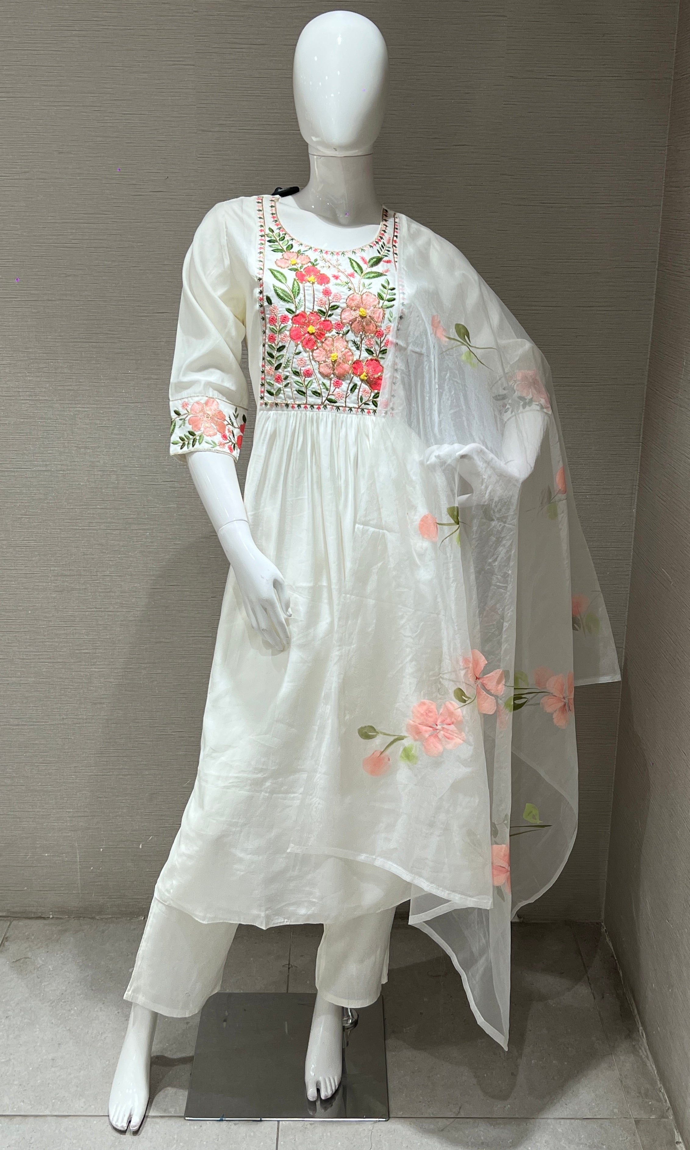 Cream Floral Charm Mul Chanderi kurta set