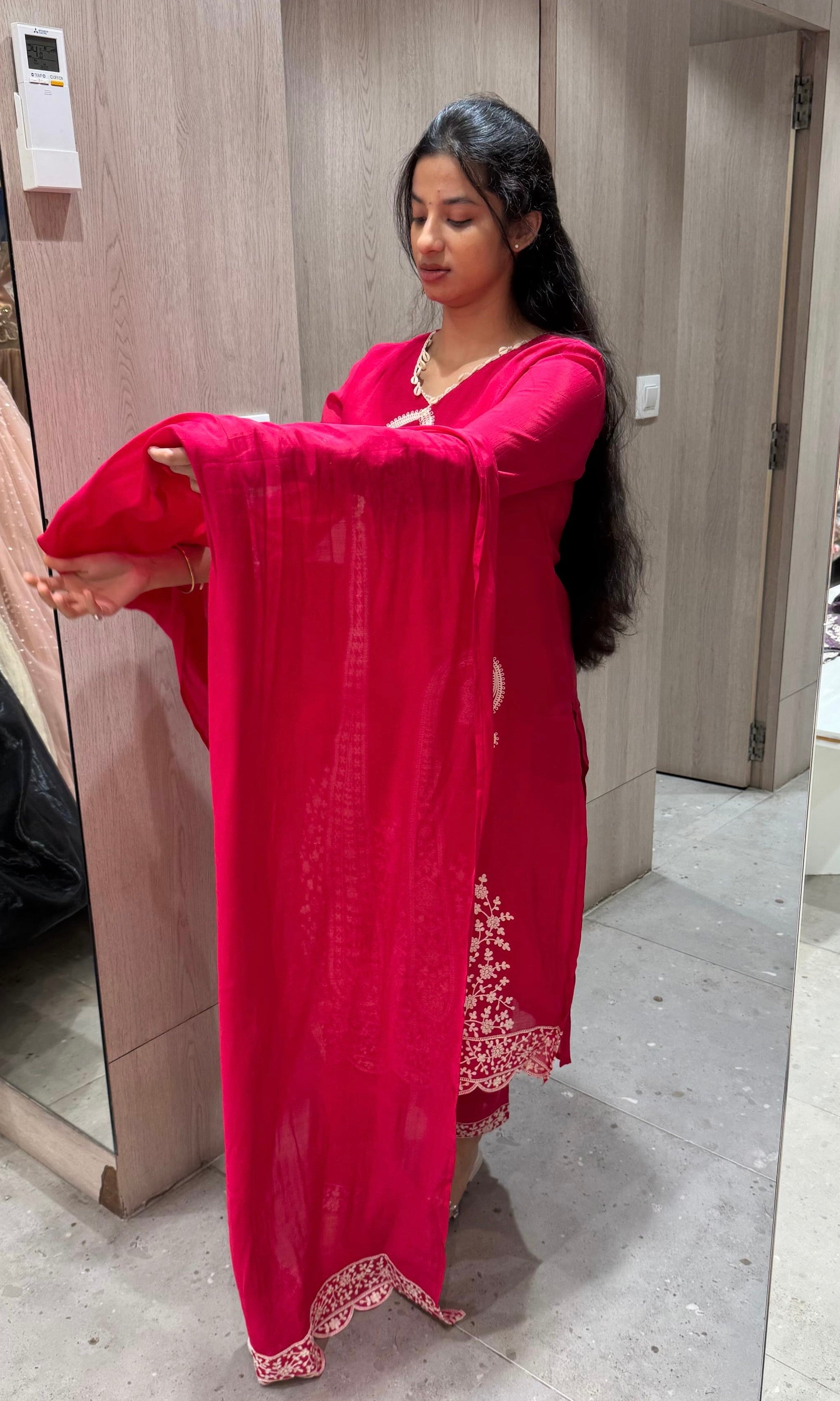 Rani pink Thread Embroidery Kurta Set