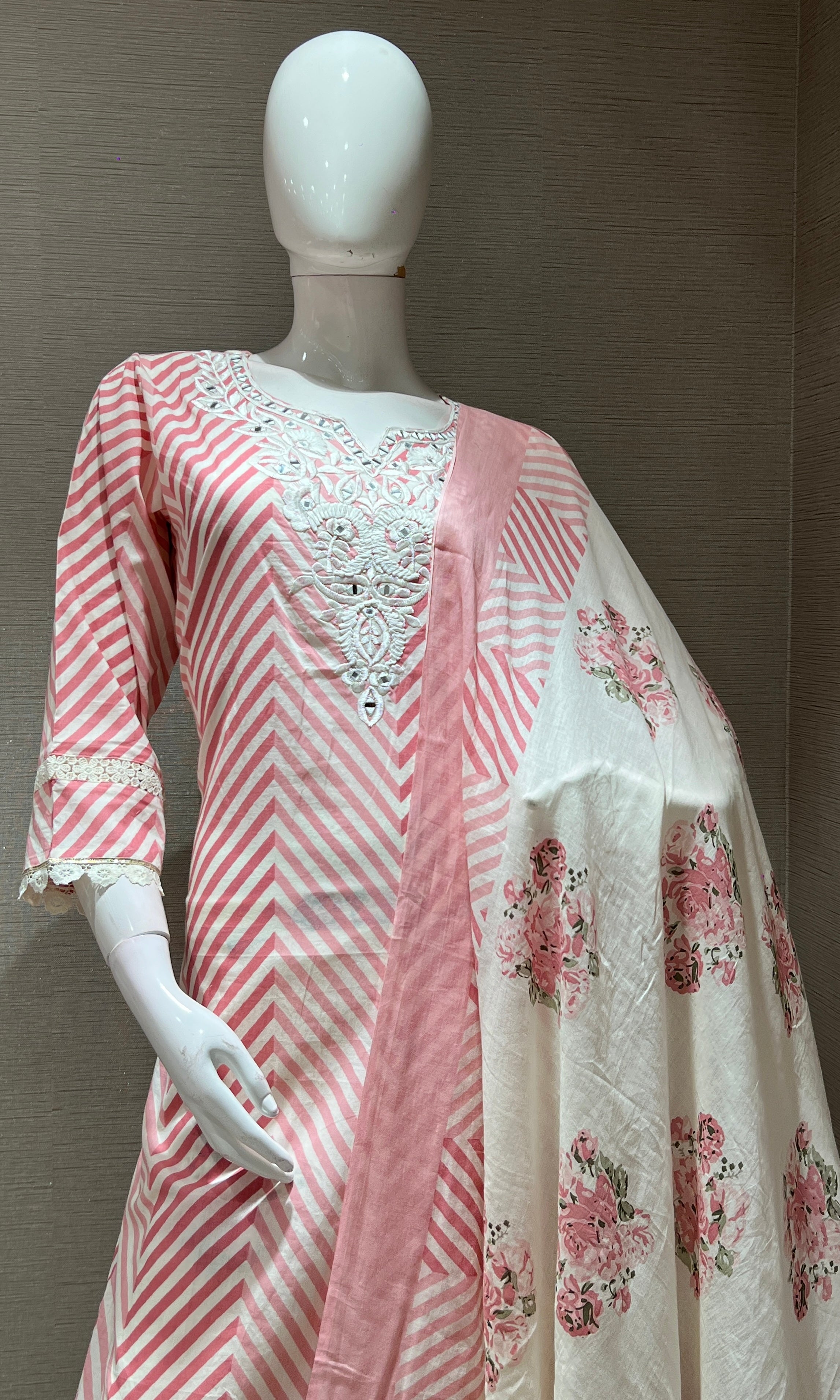 PEACH LEHARIYA ZIG ZAG PRINT KURTA SET