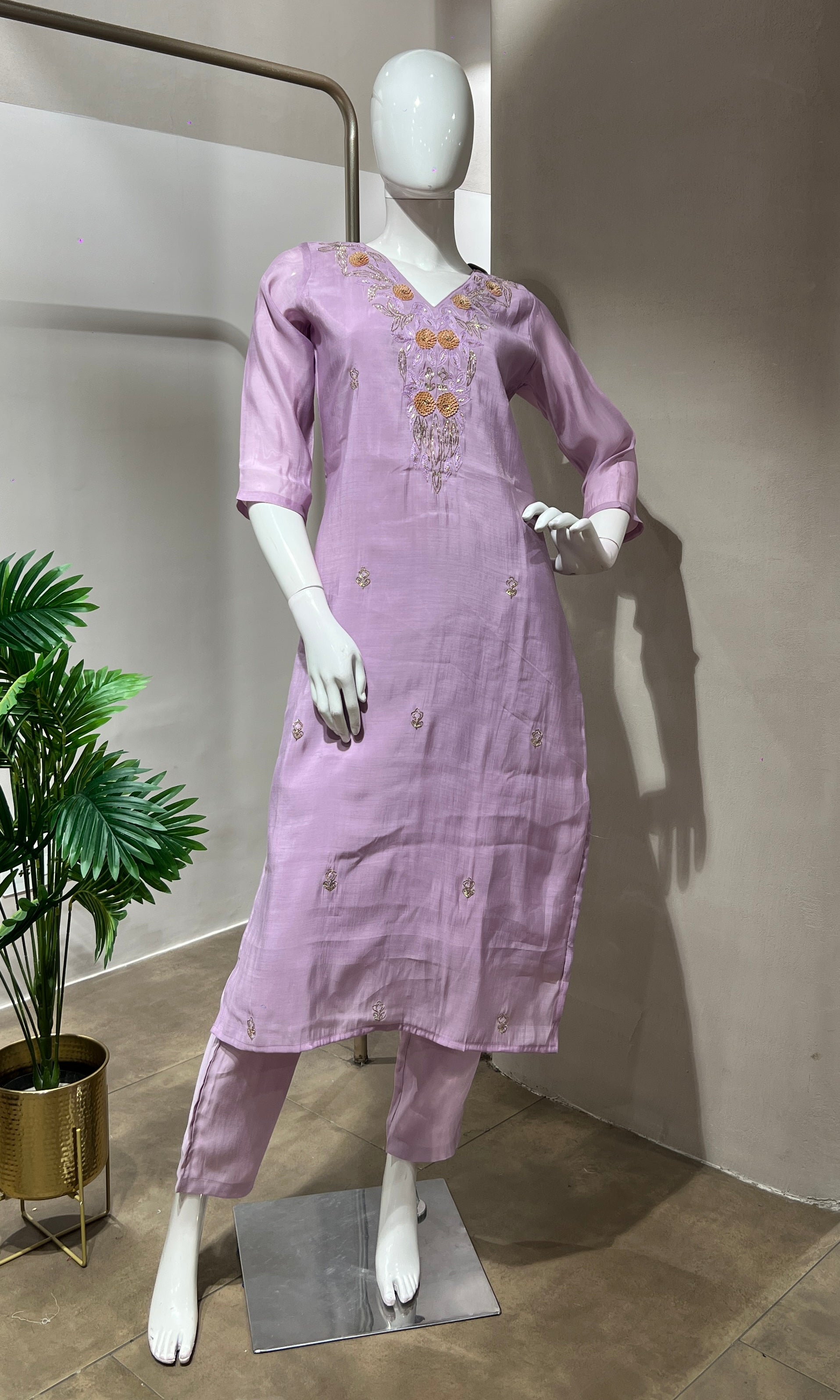 LAVENDER FLORAL EMBROIDERY KURTA SET