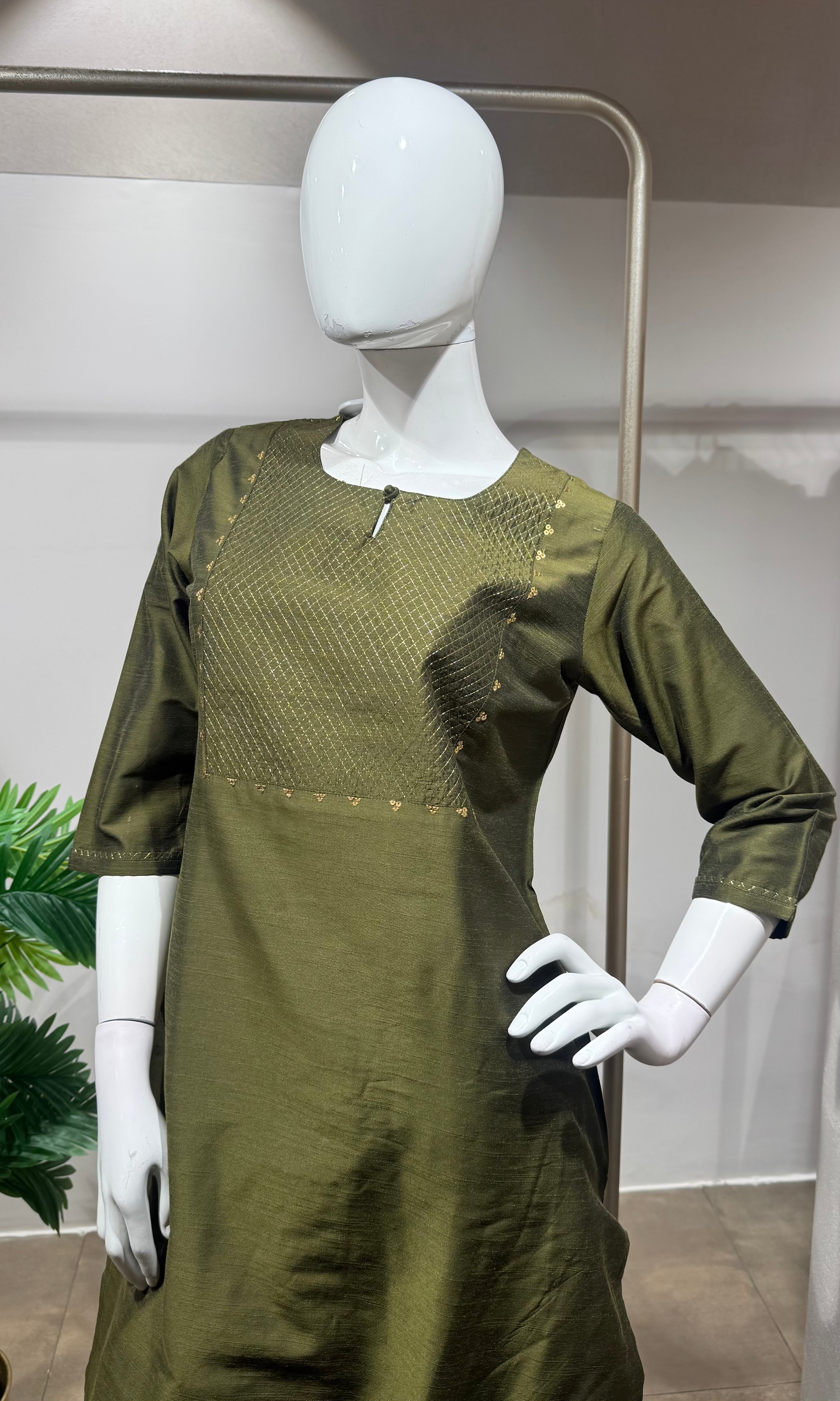 Mehandi green silk-blend kurta set