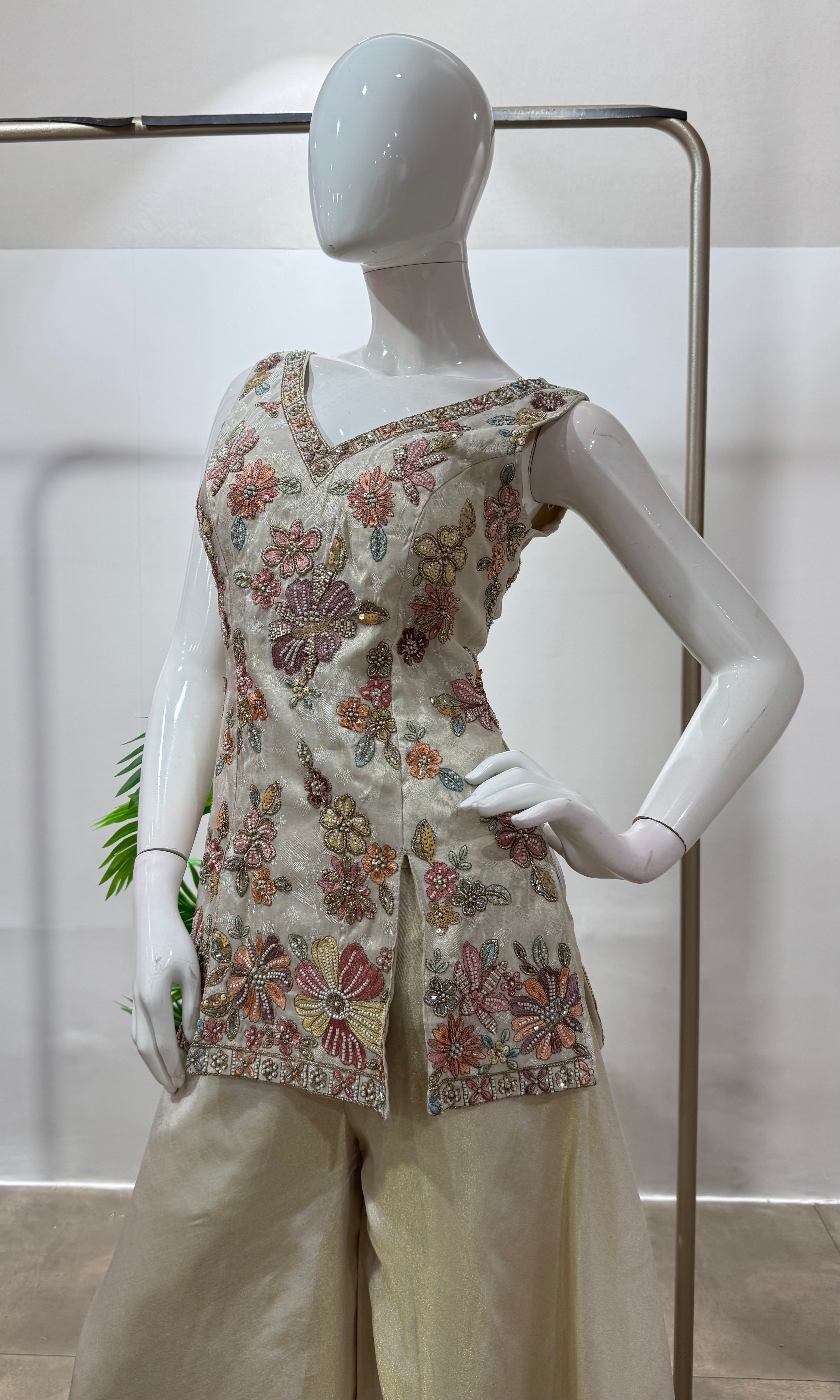 HALF WHITE FLORAL EMBROIDERY PALAZZO SET