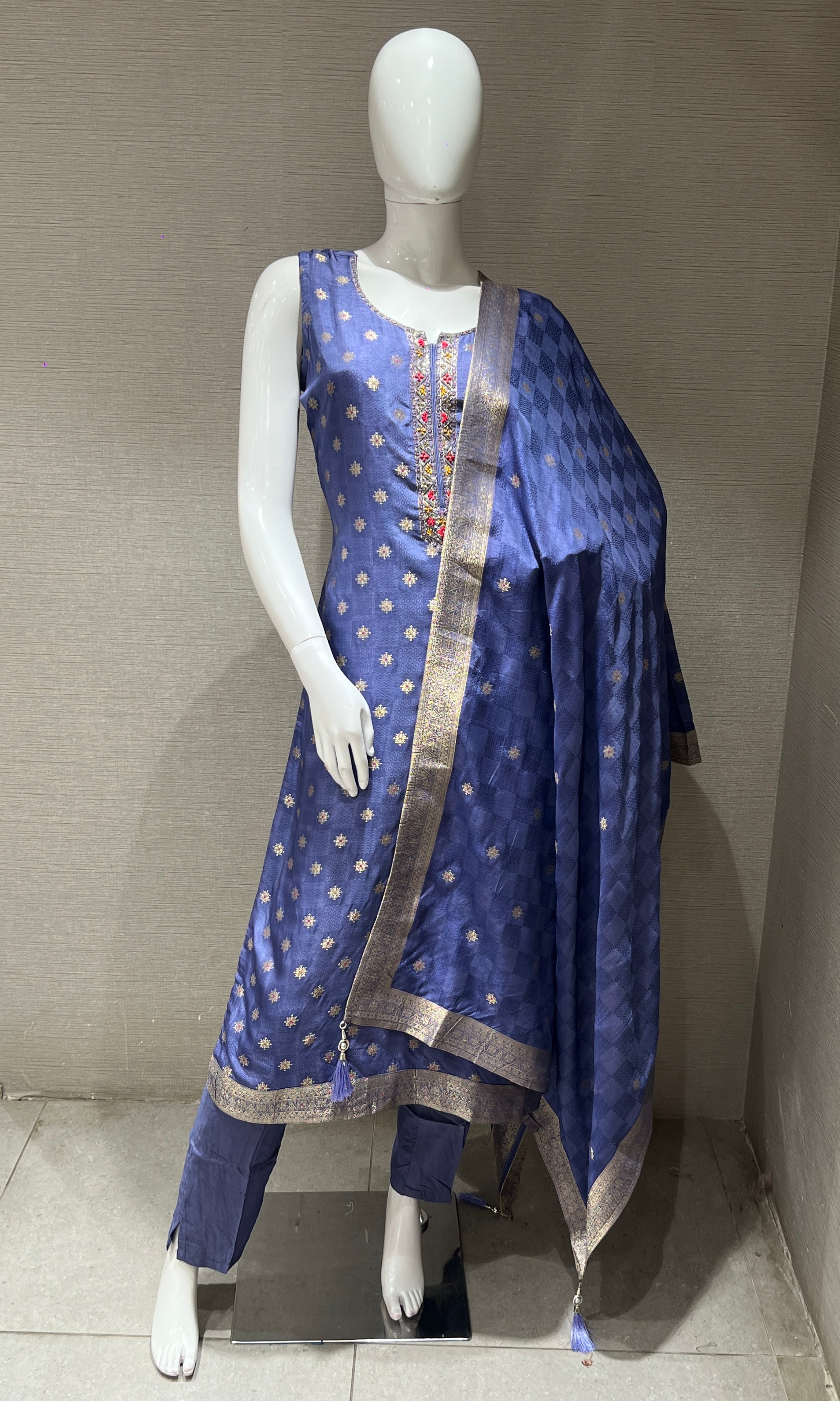 Lilac embroidered kurta set