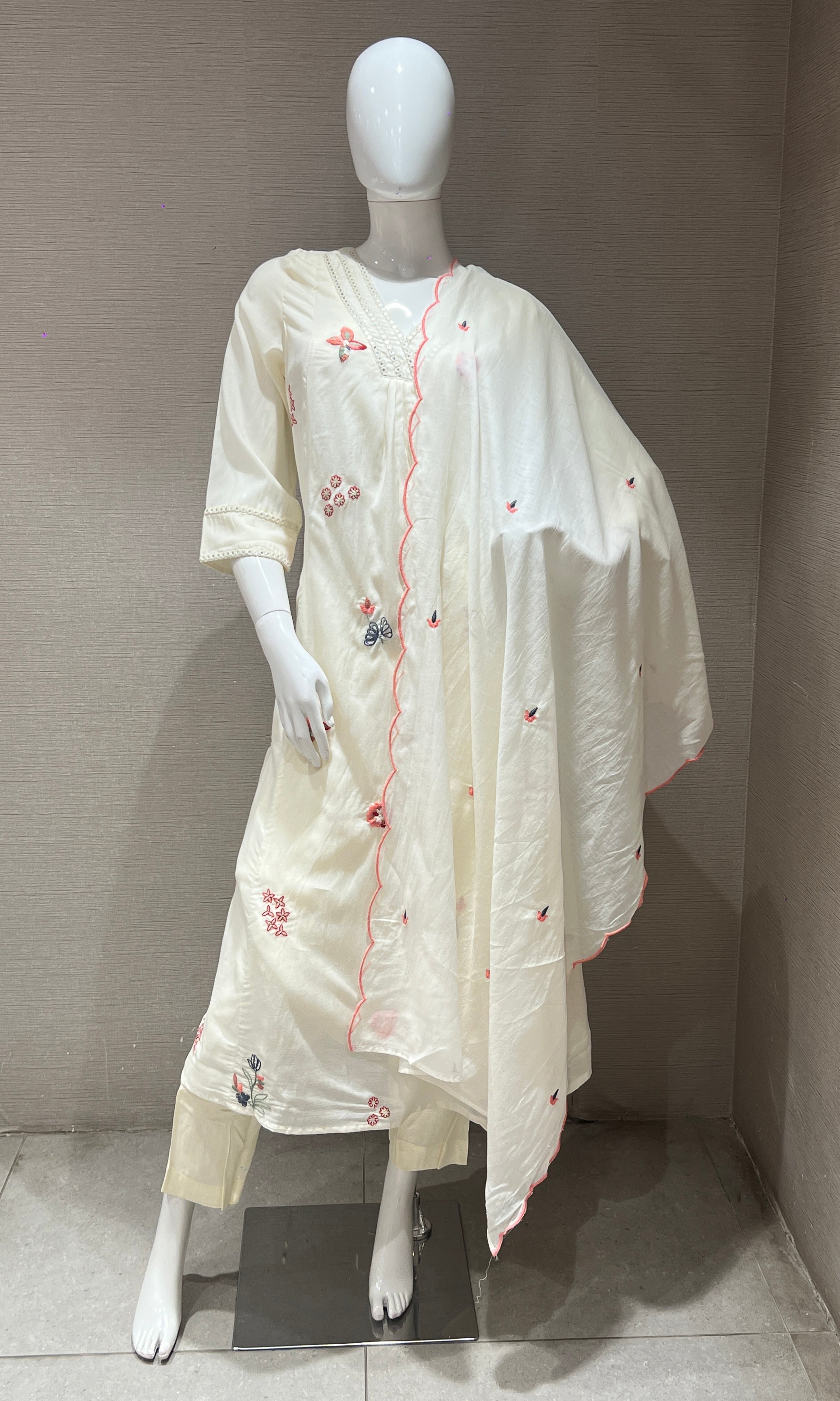 Cream mul Chanderi Anarkali kurta set