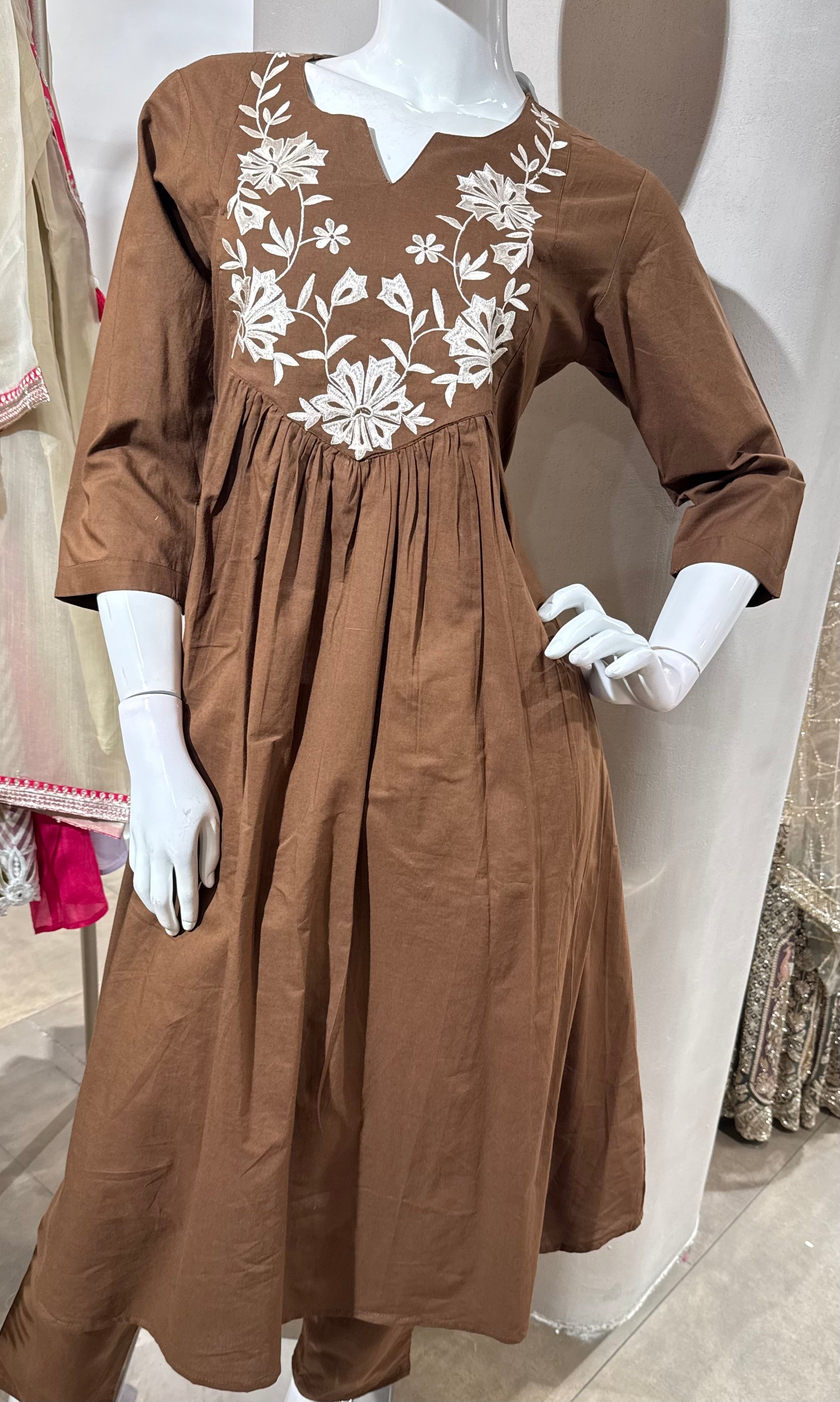 BROWN FLORAL MUL CHANDERI KURTA SET