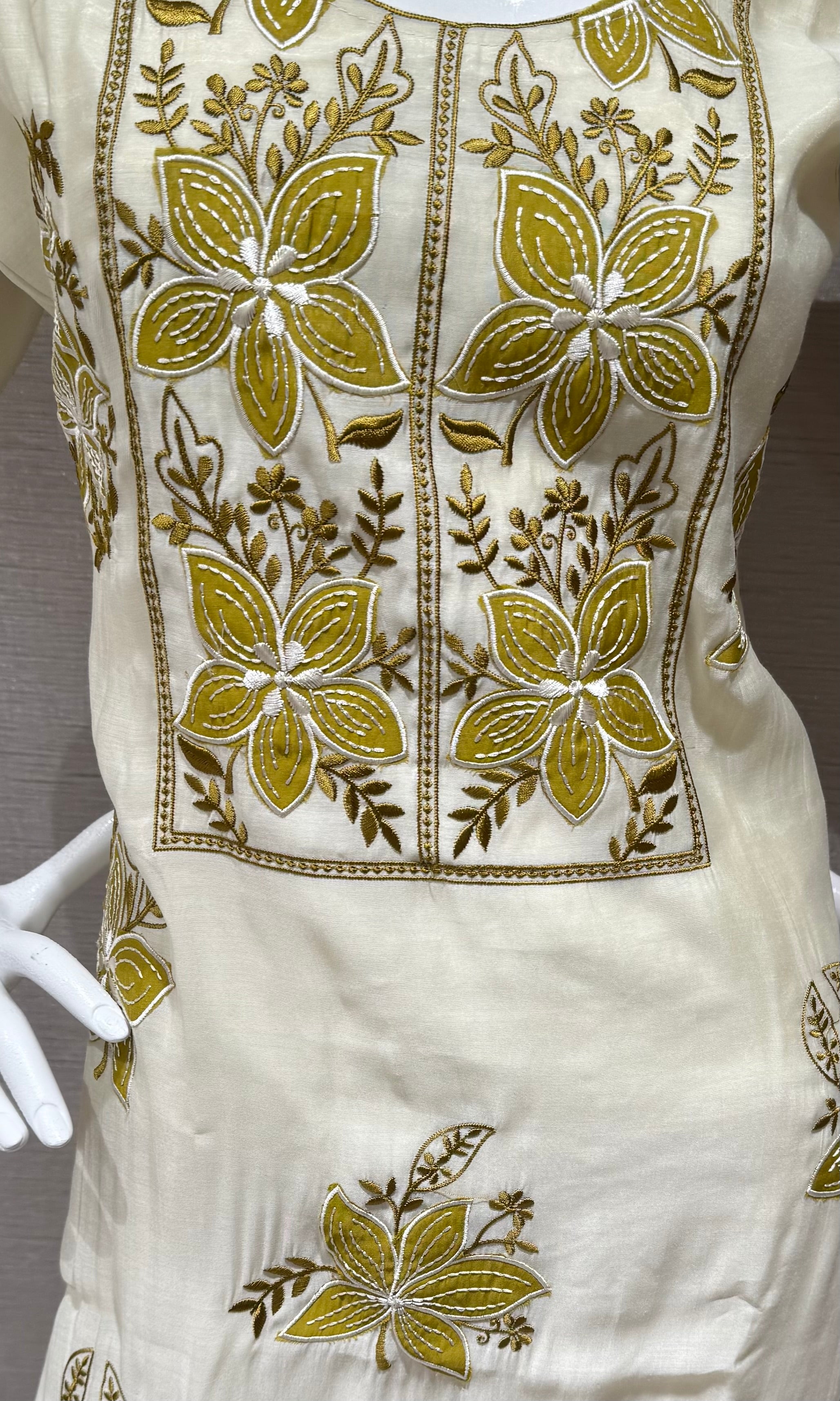 Green Floral Embroidered Kurta set