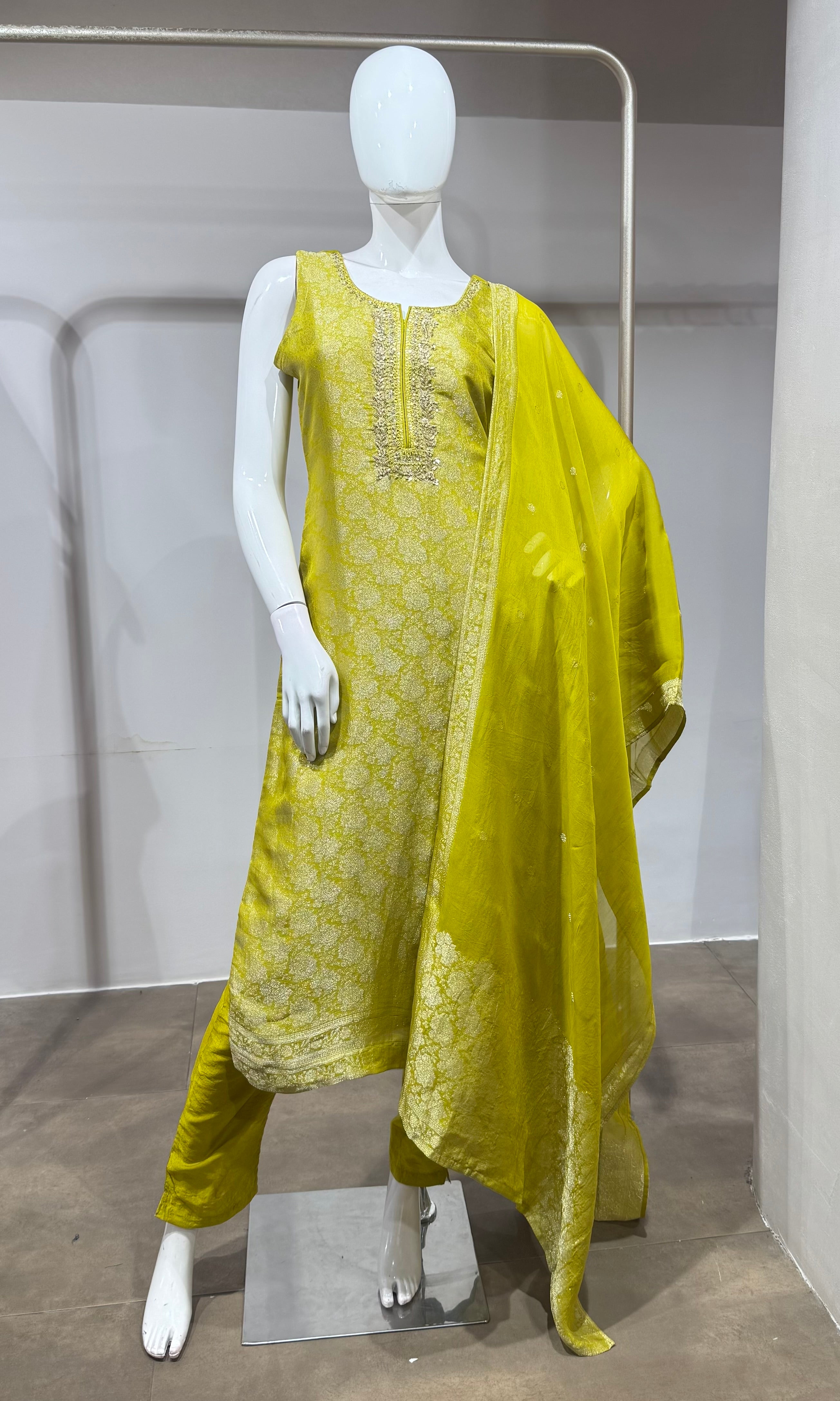 GREEN Embroidered Kurti Set with Dupatta