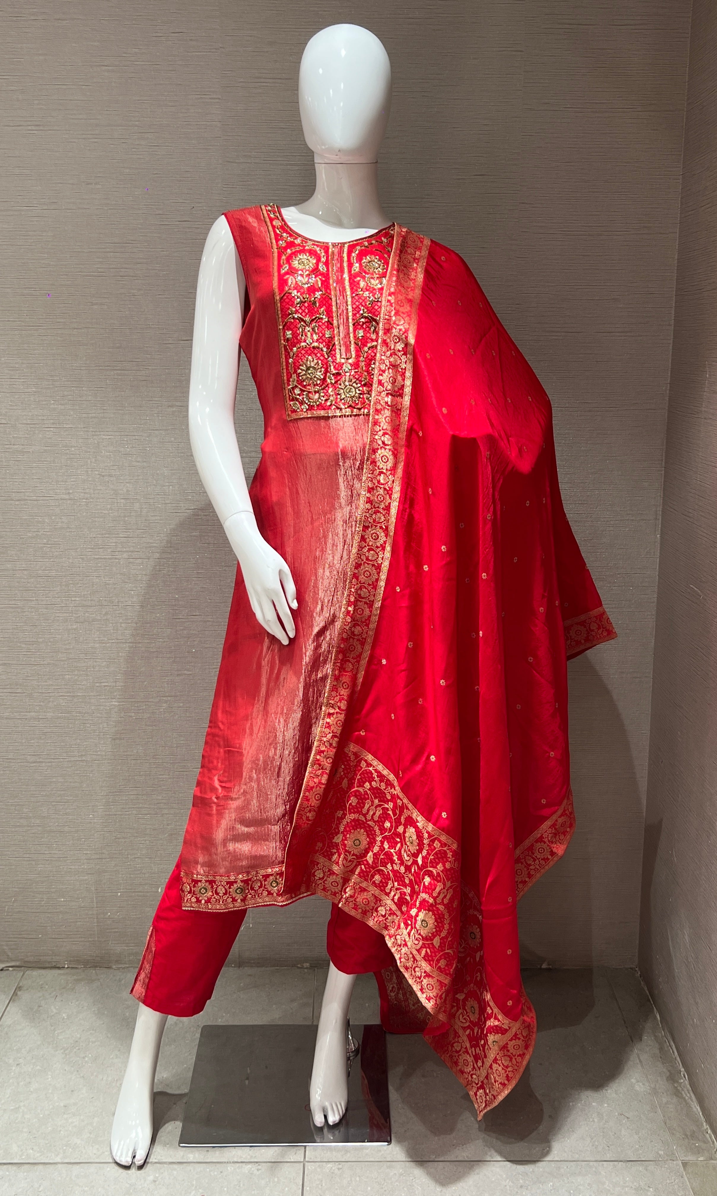Red shimmer tissue kurta set