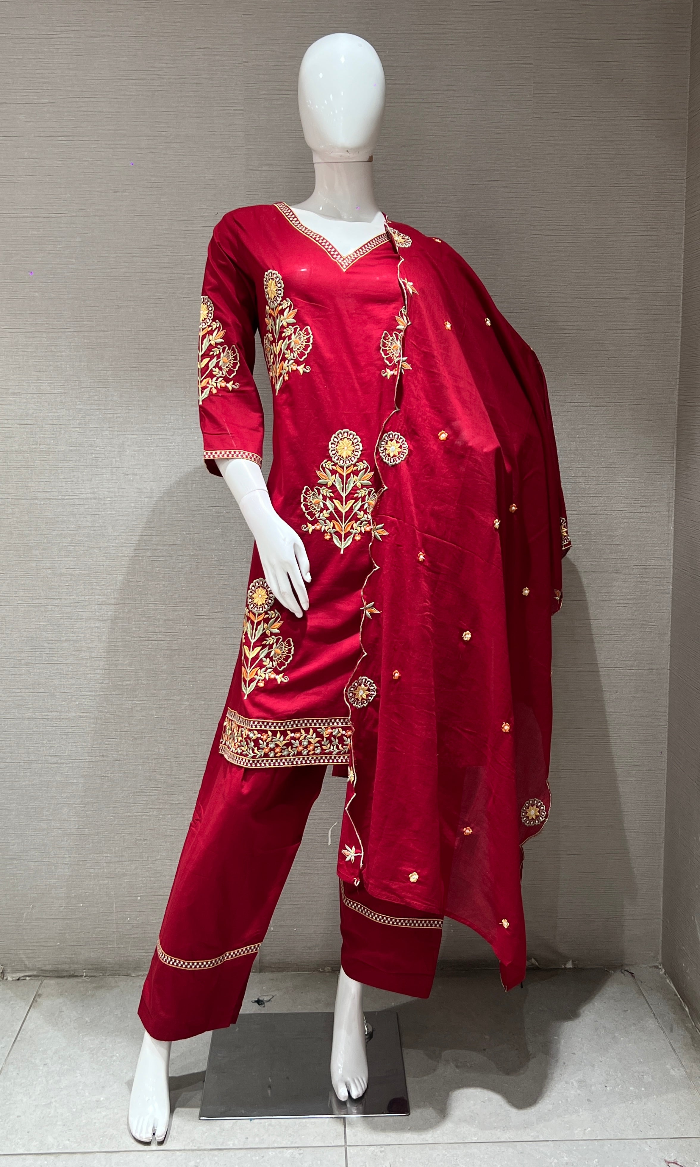 Red FLORAL EMBROIDERY kurta set