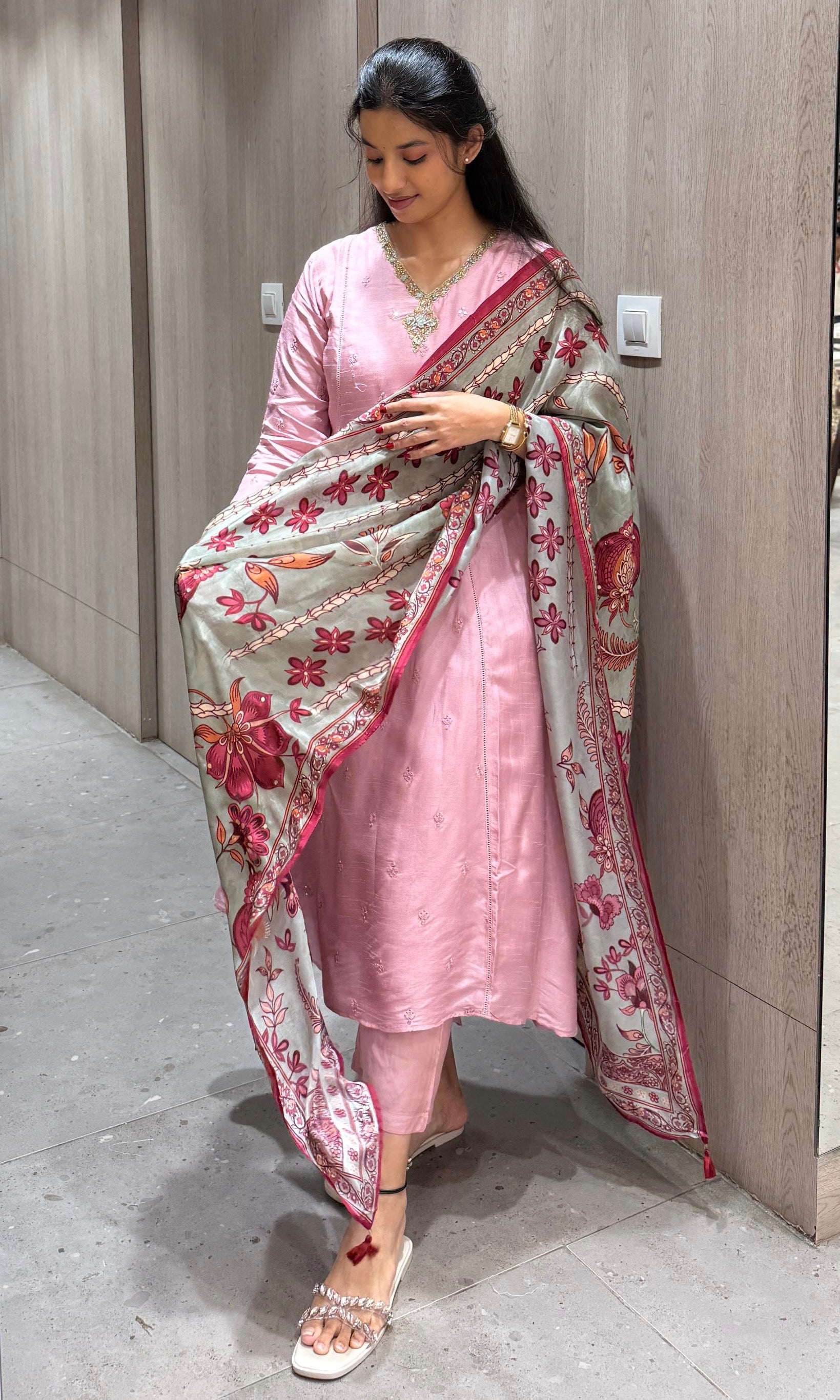 Rose pink kurta set with Floral Dupatta