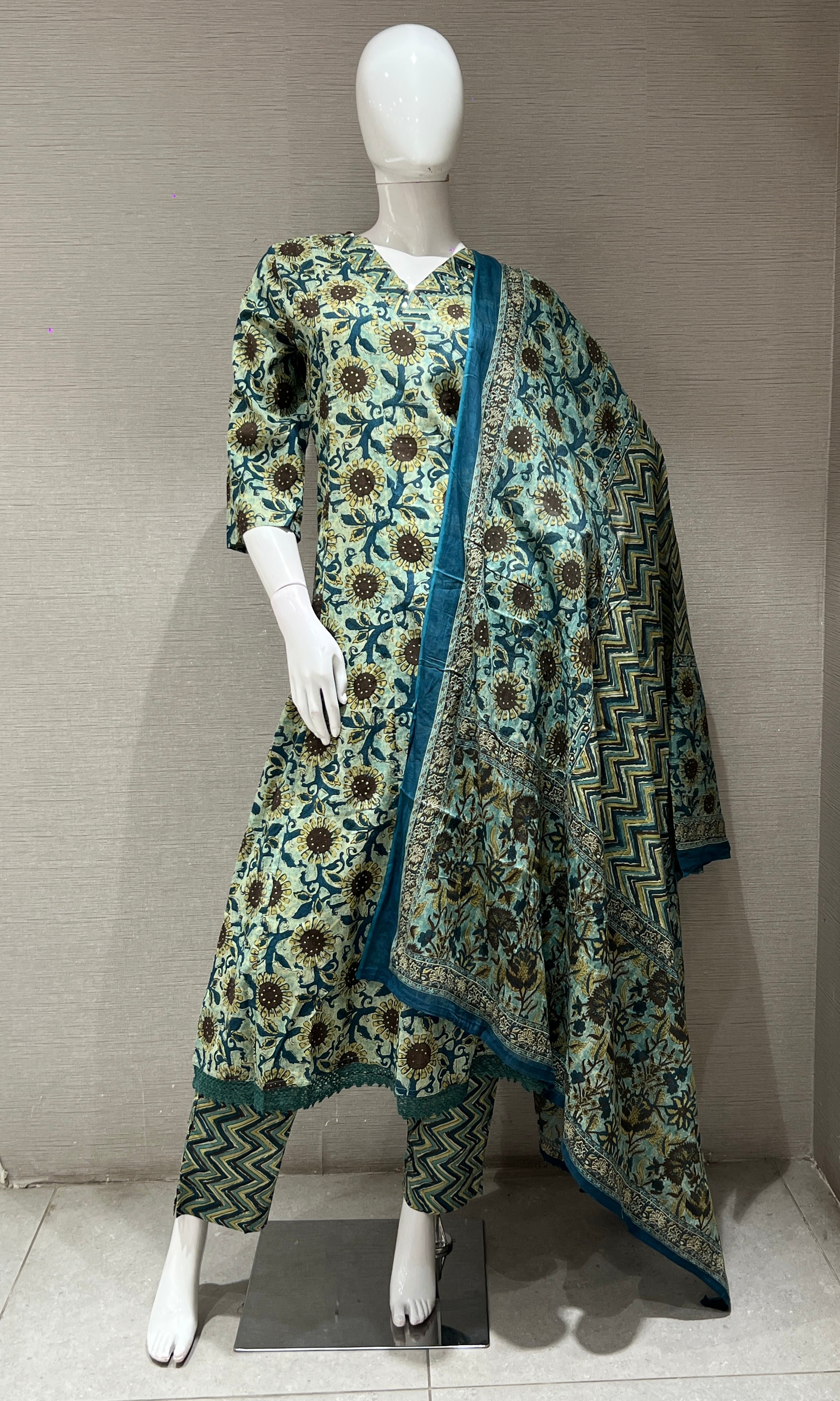 Green FLORAL PRINTED KURTA SET