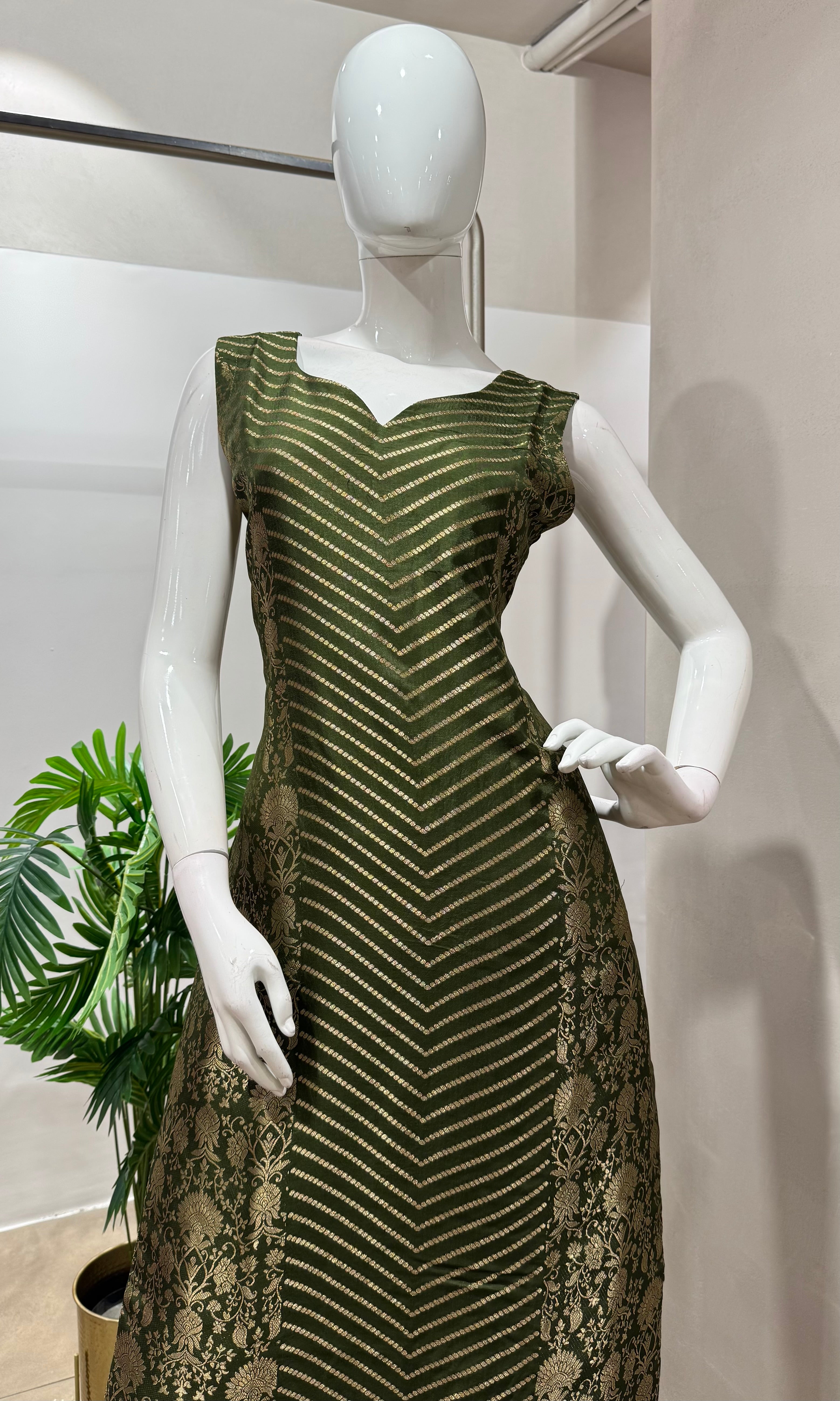 Green EMBROIDERED KURTA SET