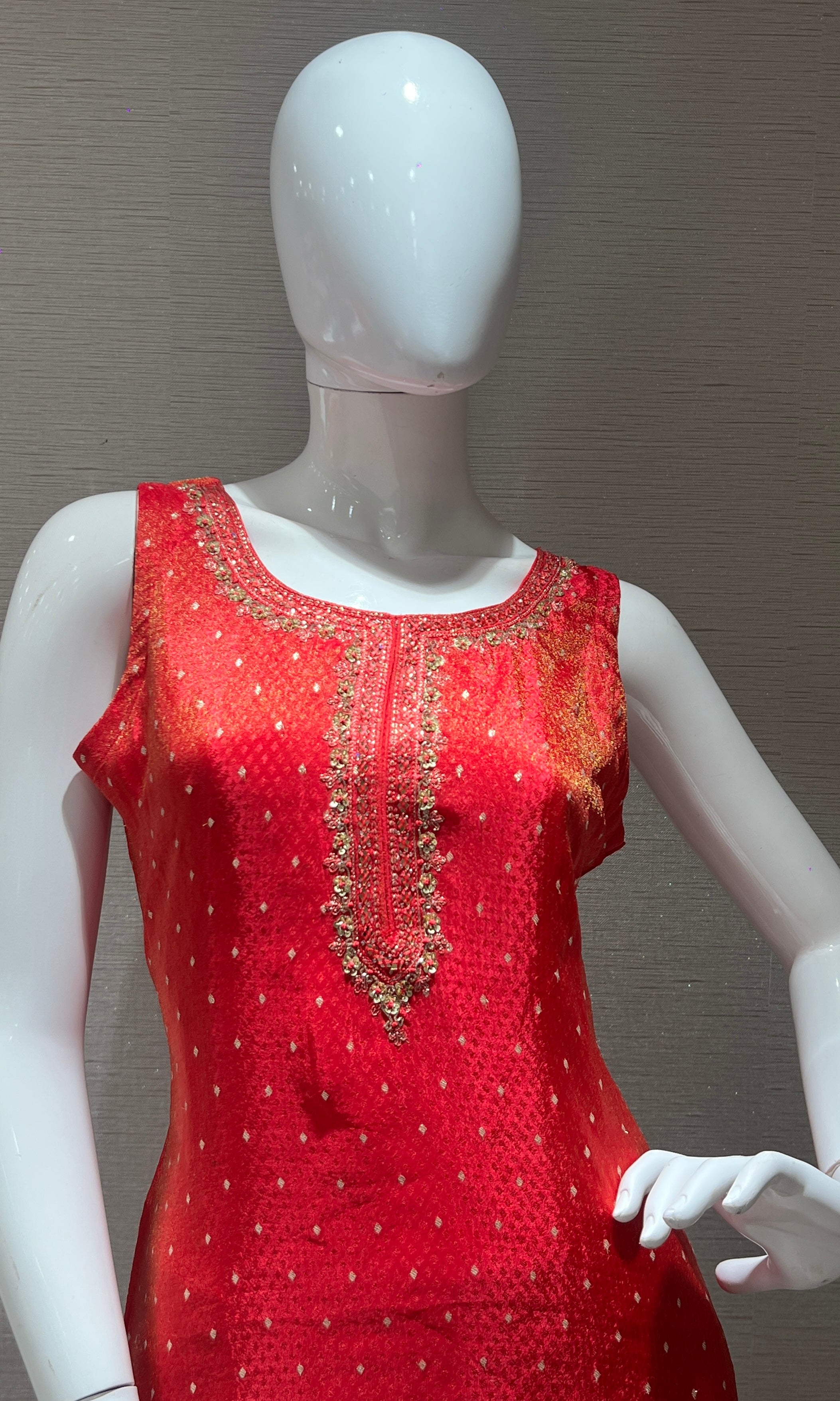Pink kurta set with gold embroidery