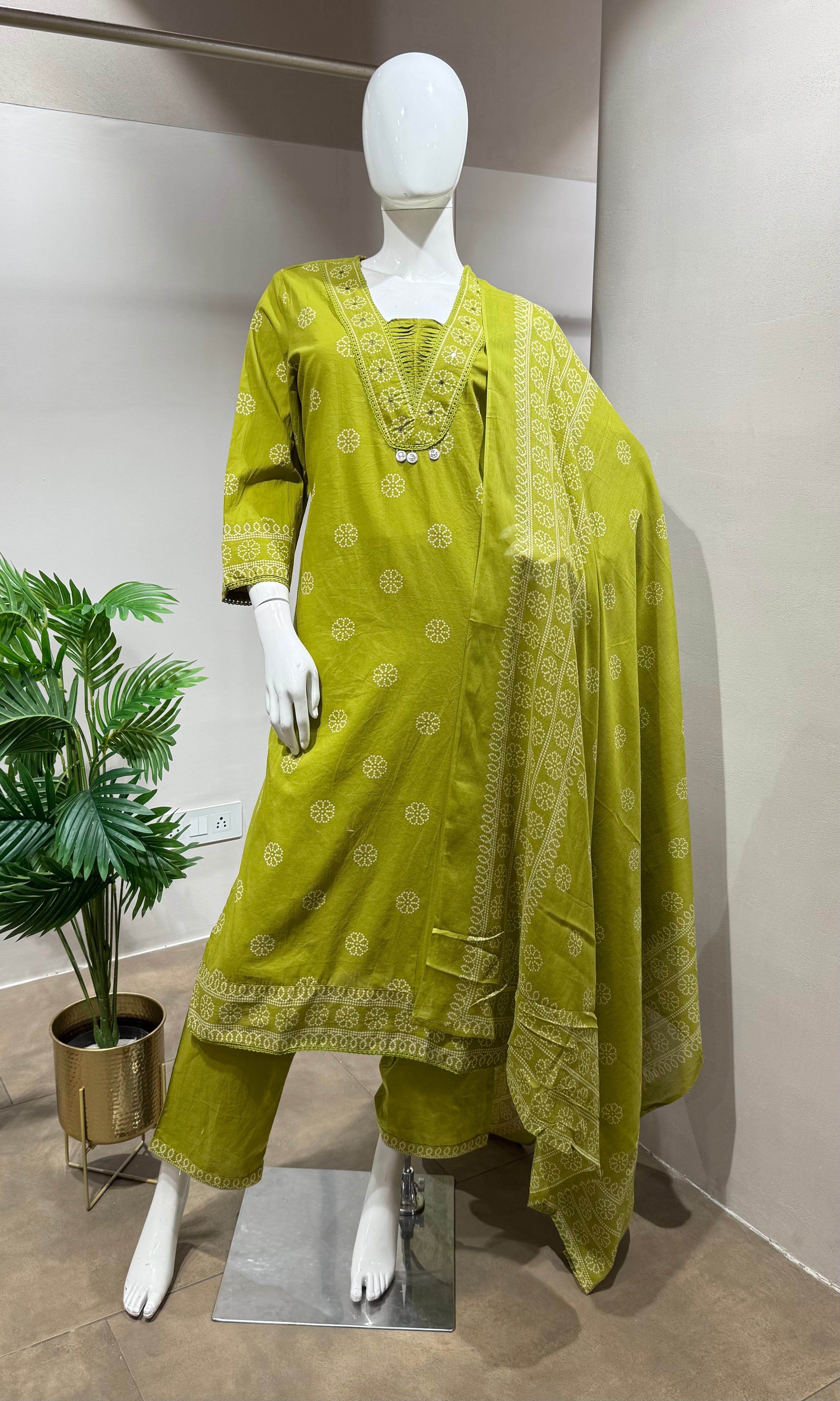 GREEN PRINTED EMBROIDERED KURTA SET