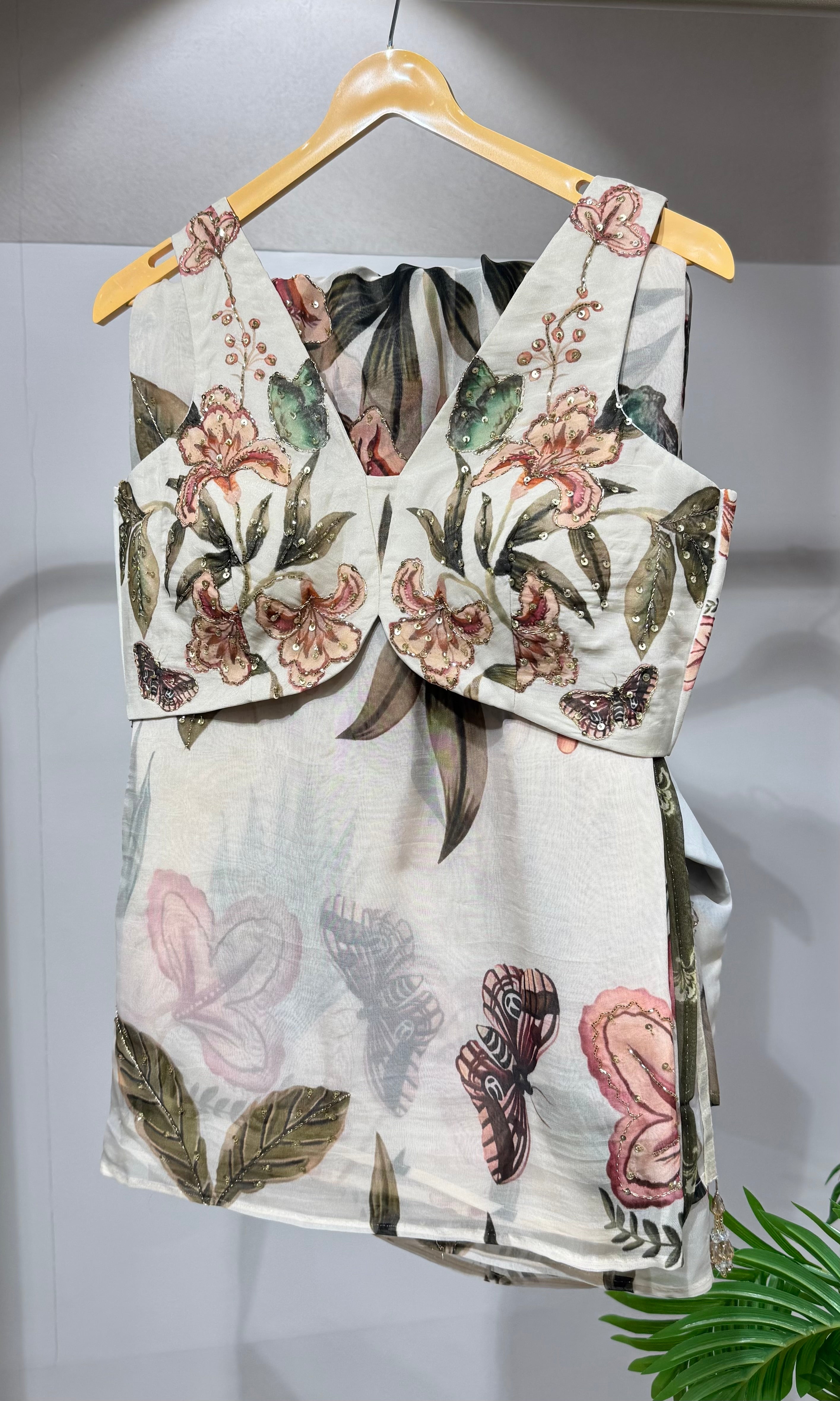 Ivory saree DESIGNER SAREE WITH blouse