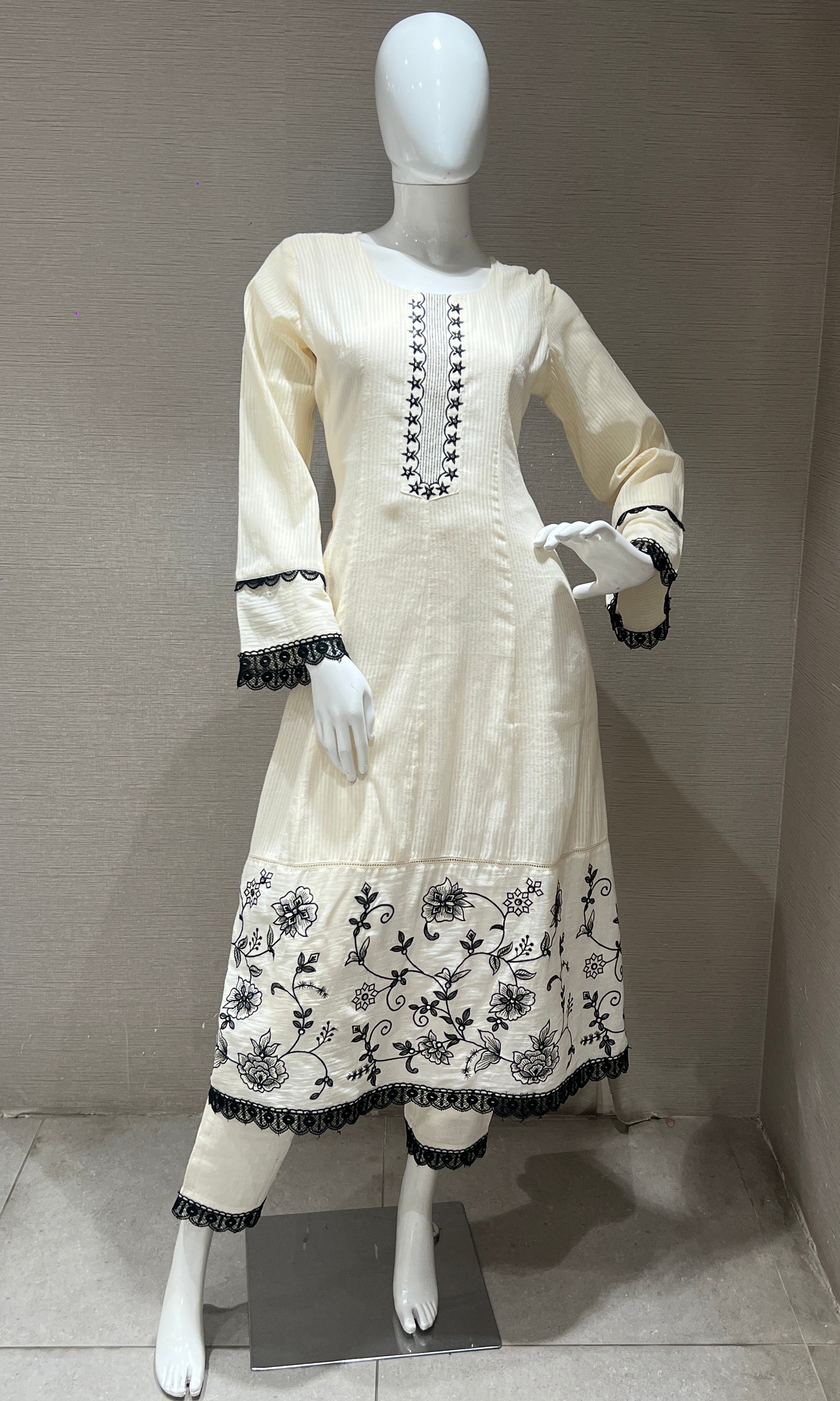 Cream and black floral embroidery kurta set