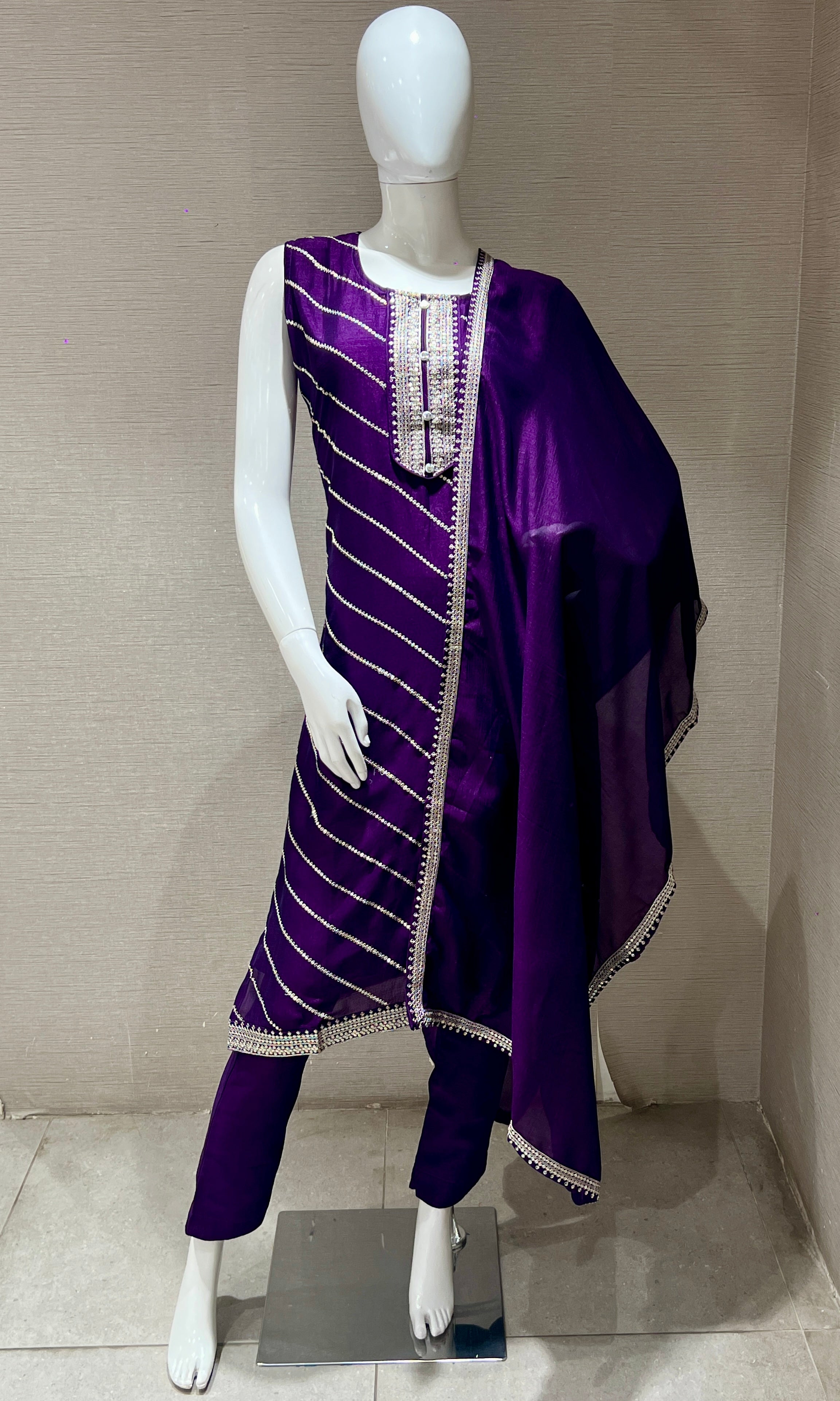 Noor Velvet Plum Set