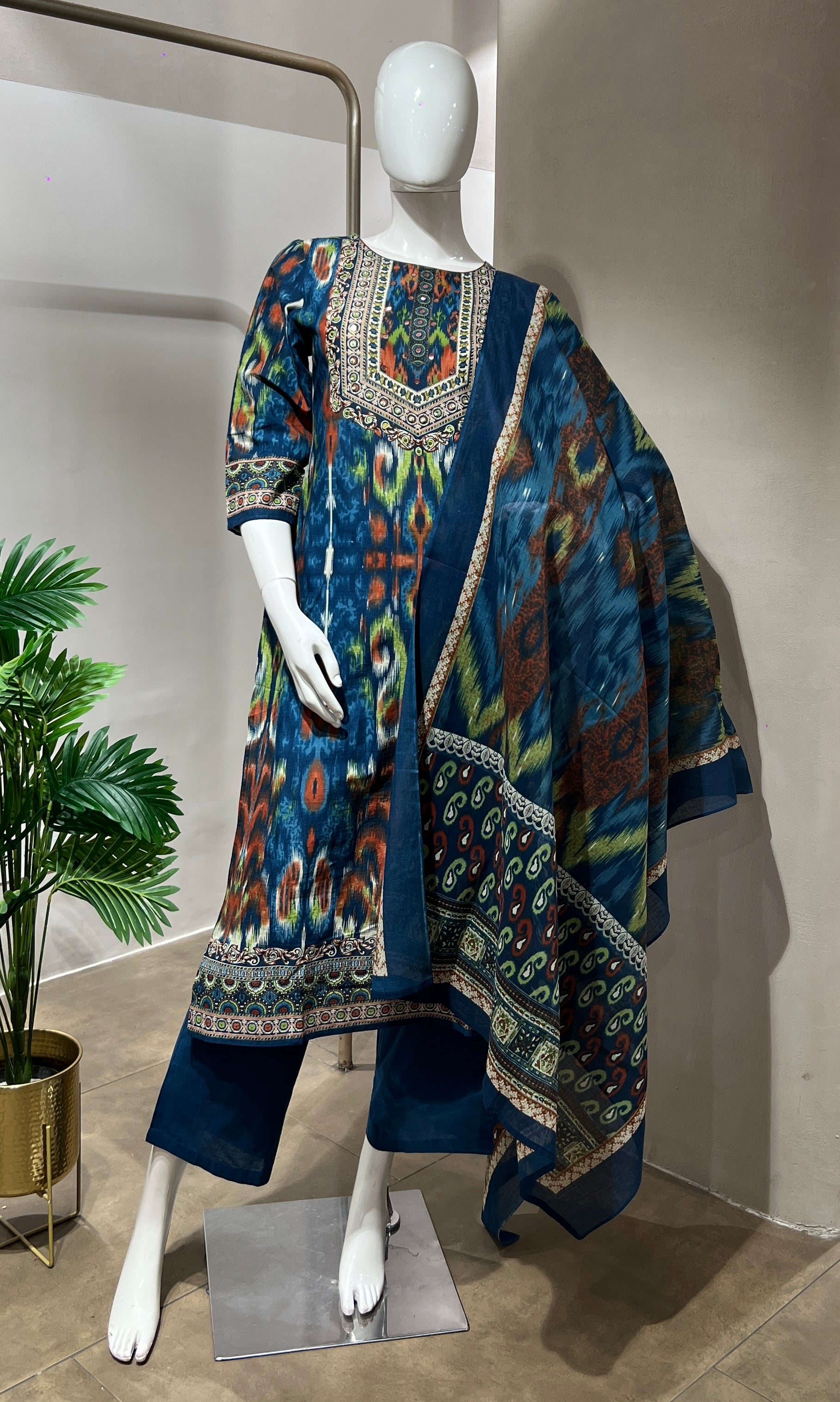 BLUE ETHNIC PRINTED KURTA SET