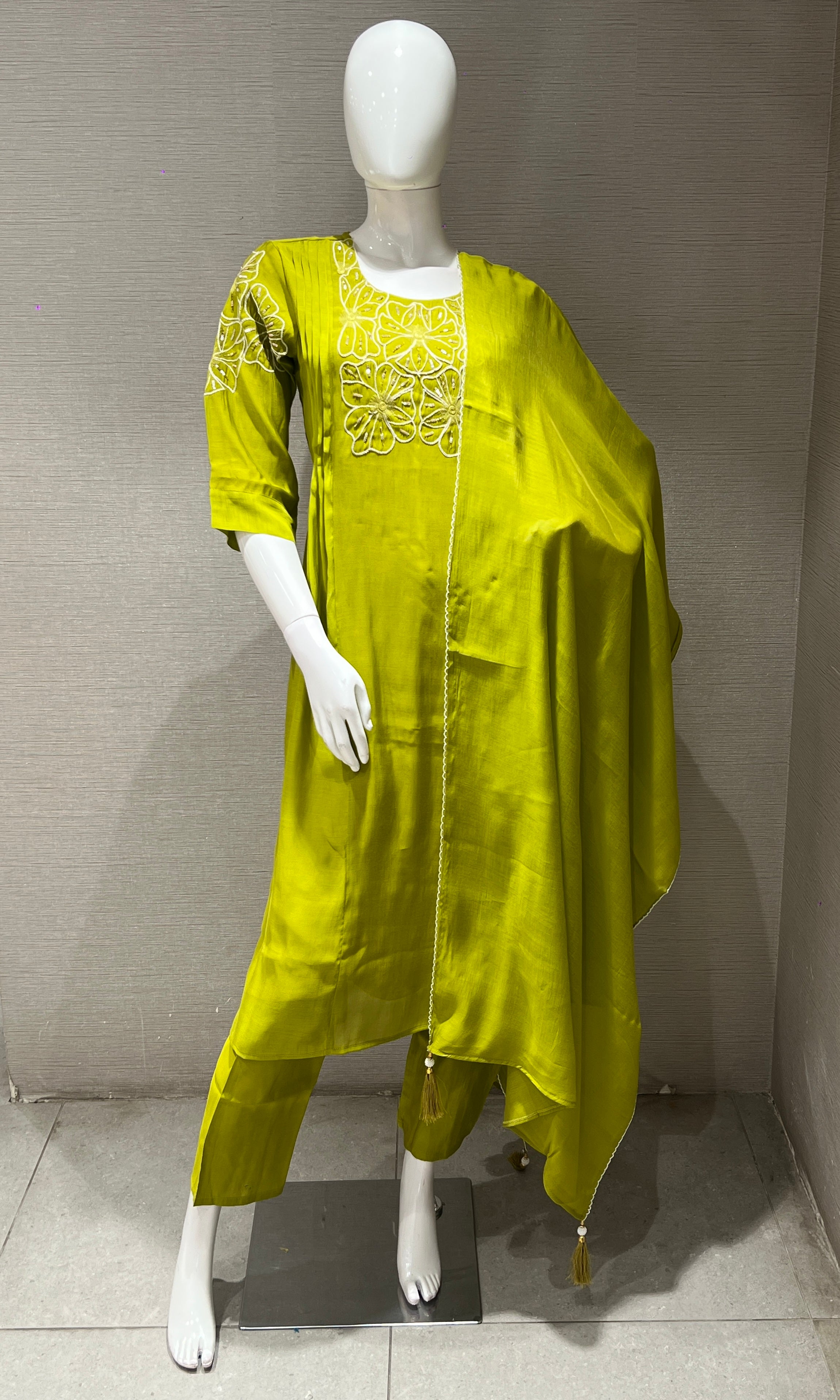 Liril FLORAL MUL CHANDERI kurta set