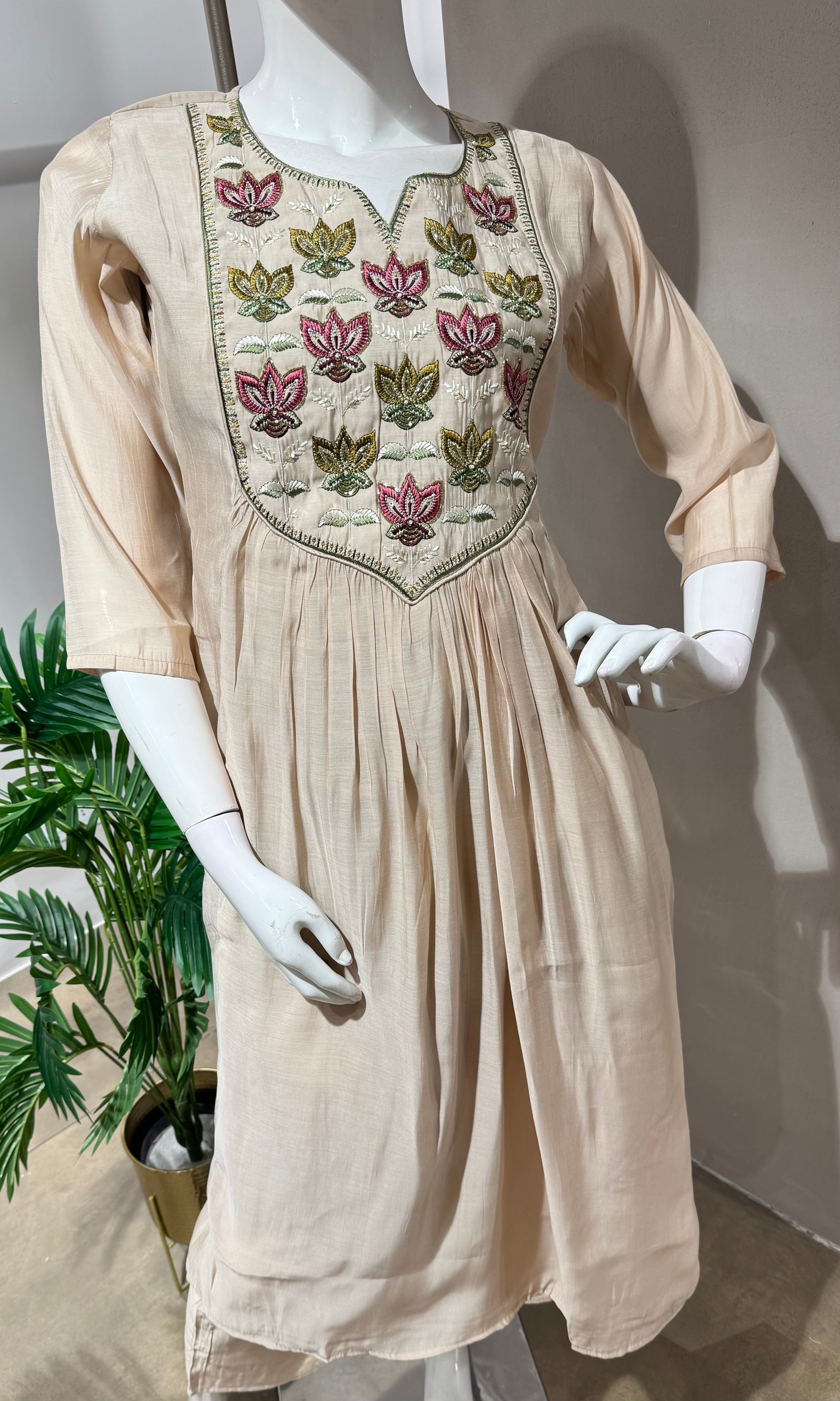 IVORY LOTUS EMBROIDERY MUL CHANDERI KURTA SET
