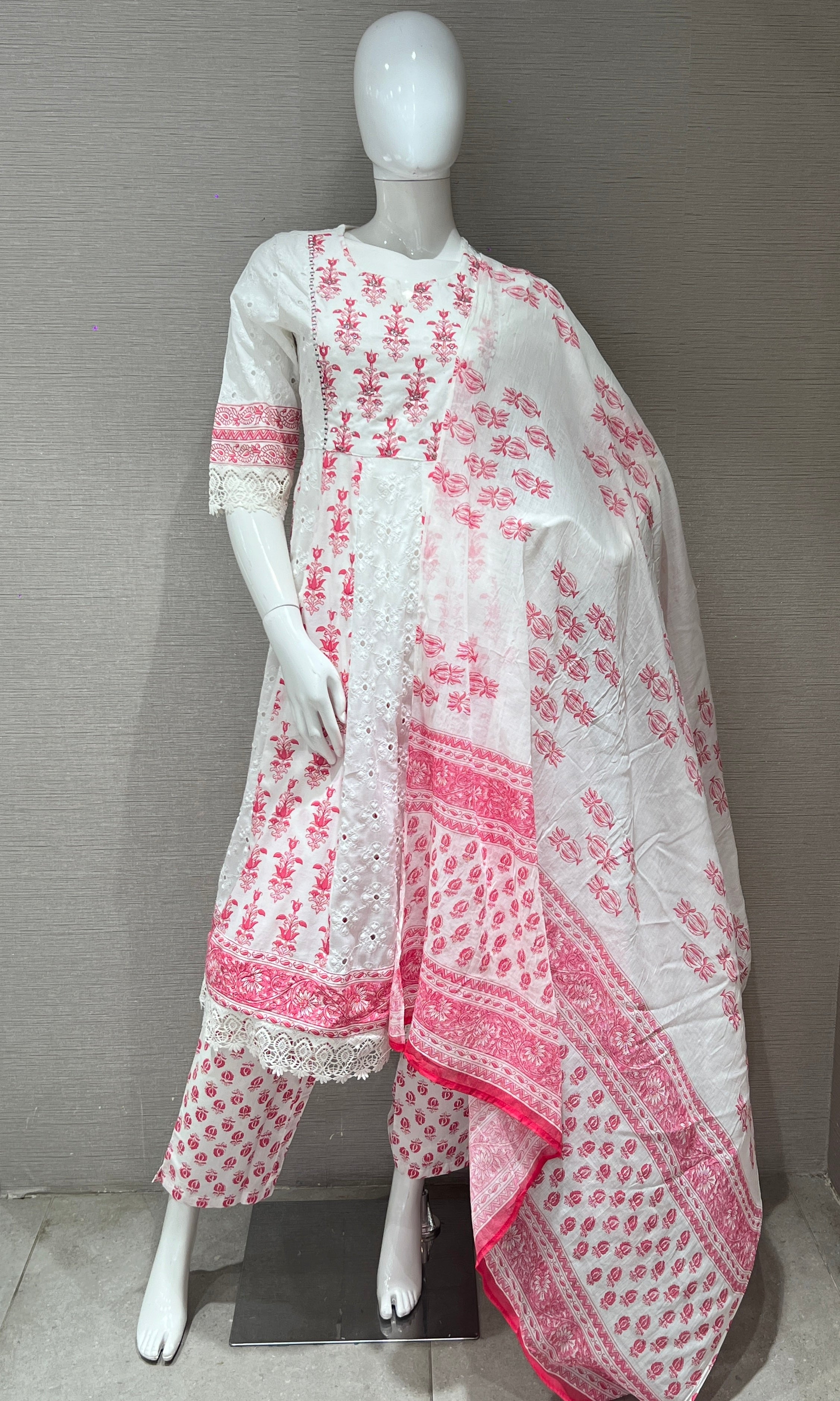 Pink kurta set with straight pant