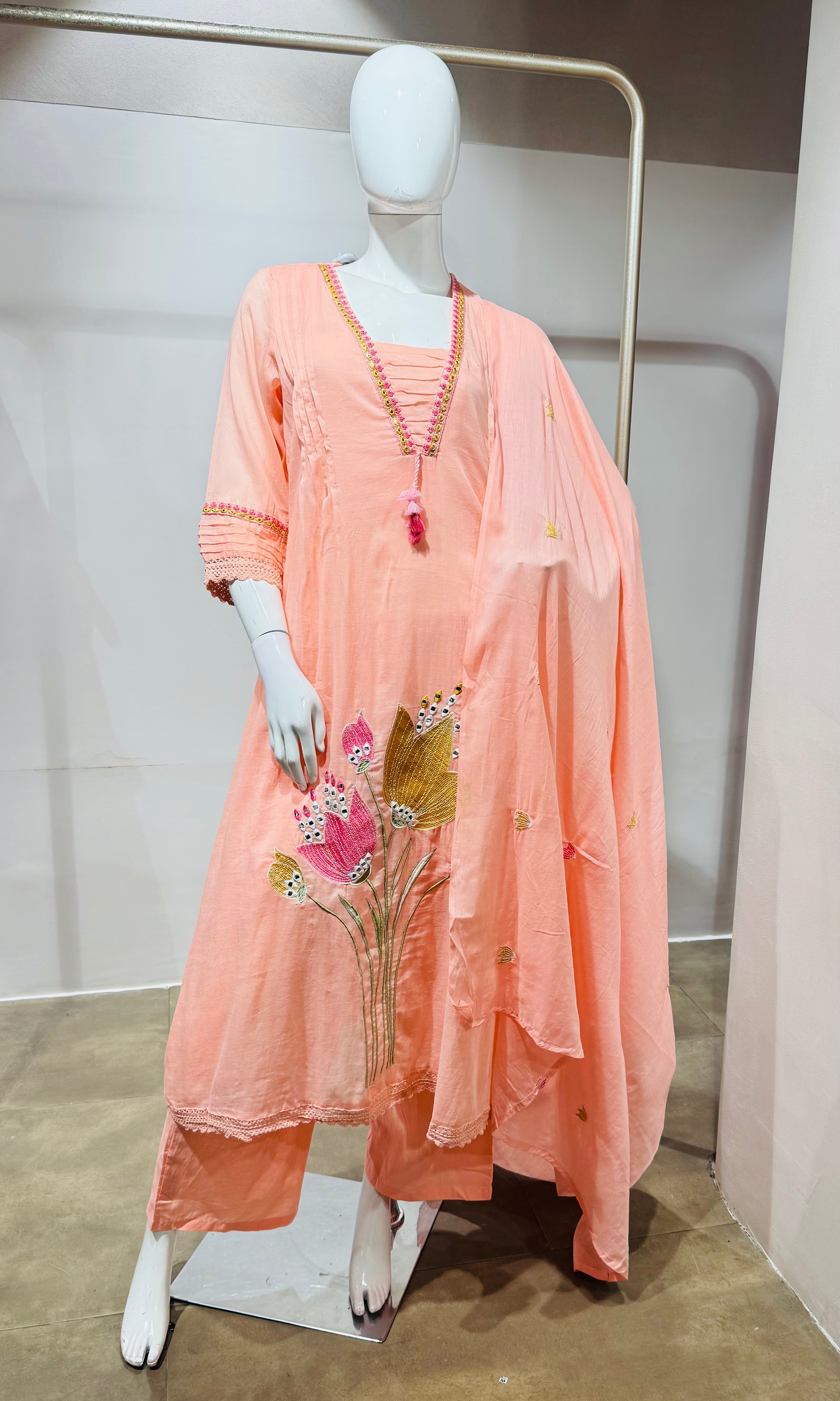 Pink Floral embroidered kurta set