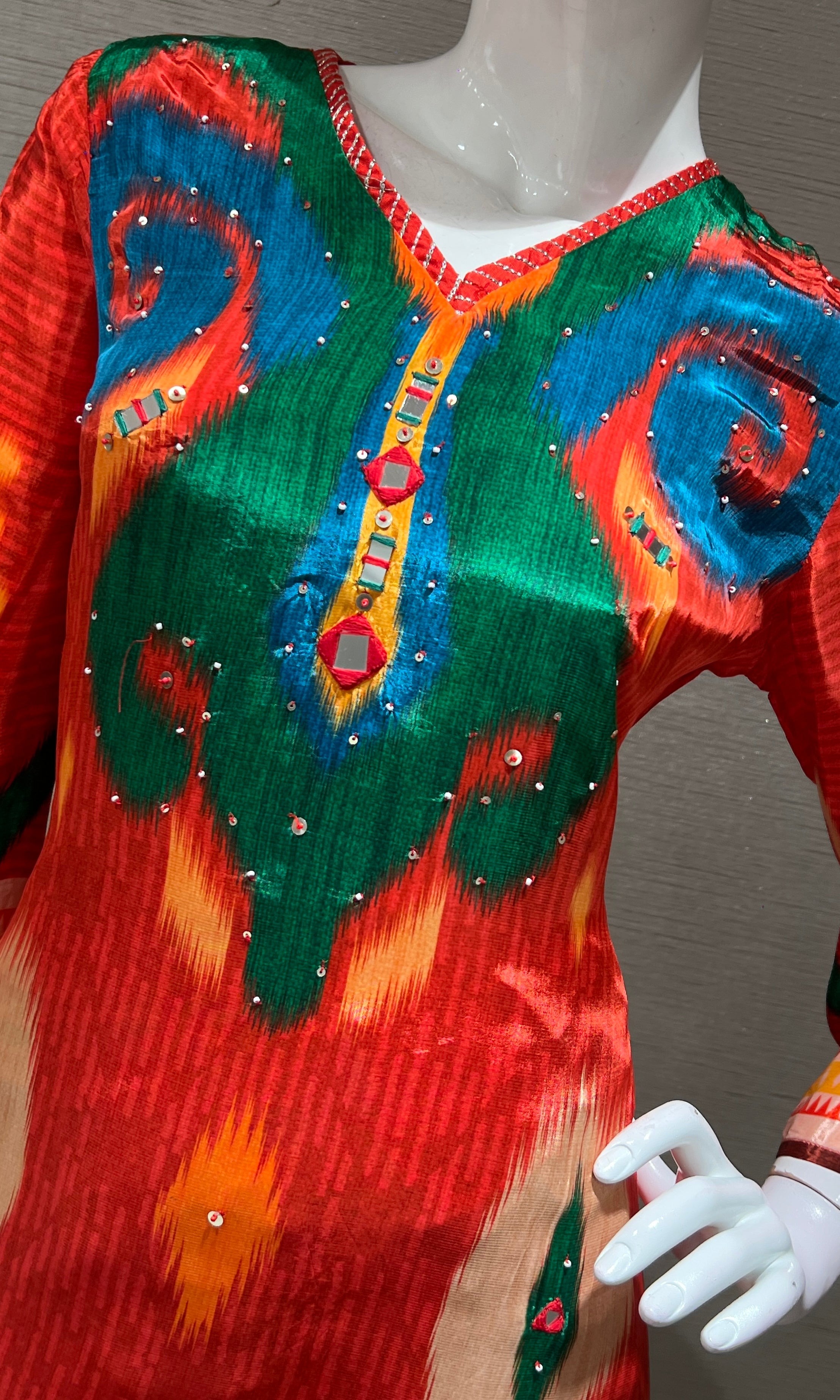 Red multi coloured ethnic kurta set