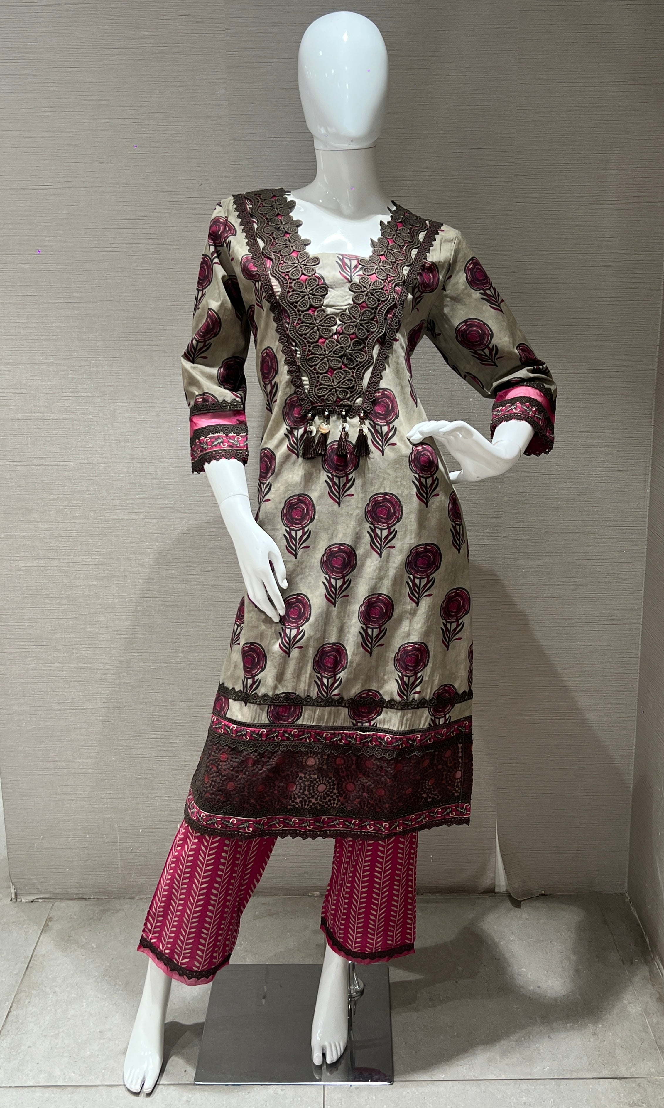 Beige and magenta printed kurta set