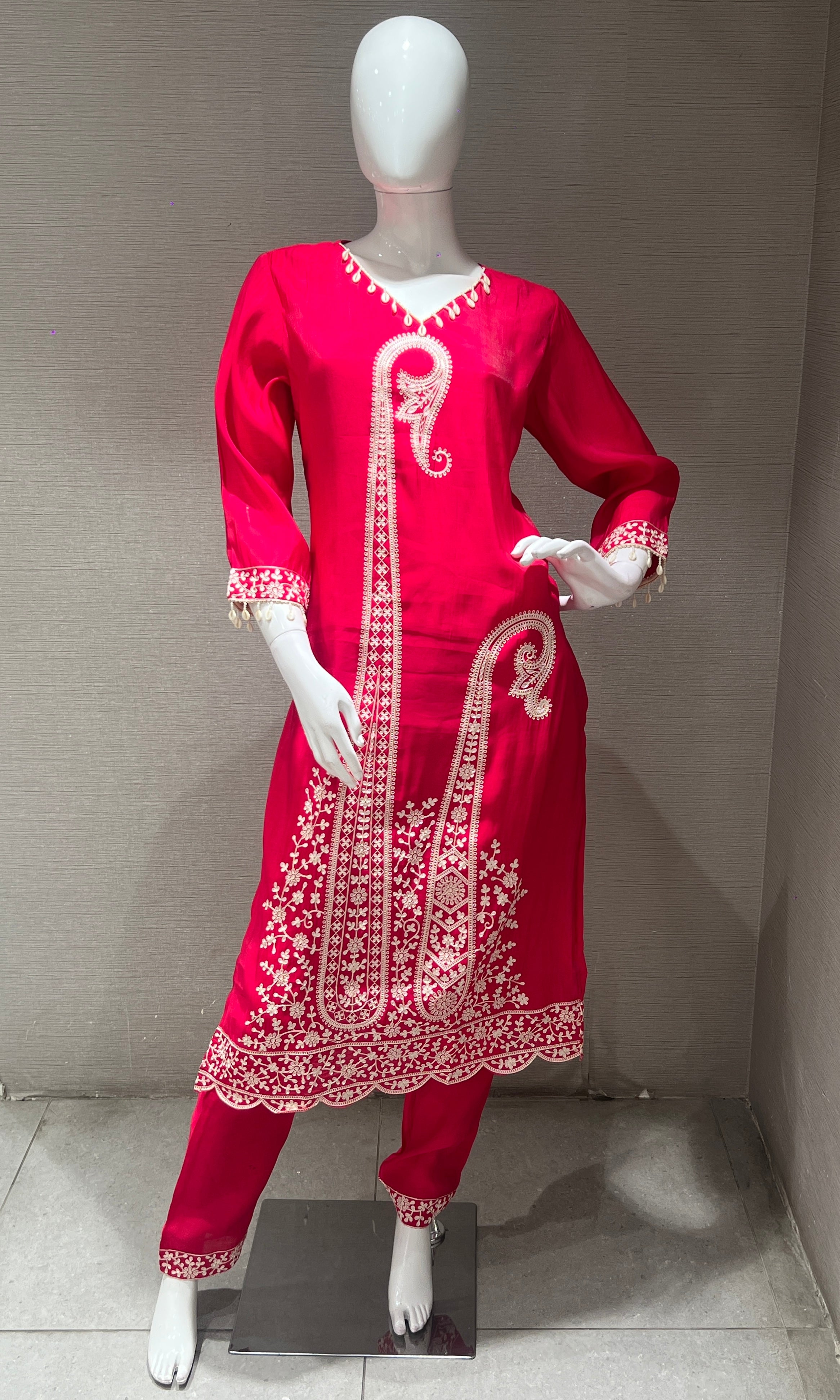 Rani pink Thread Embroidery Kurta Set