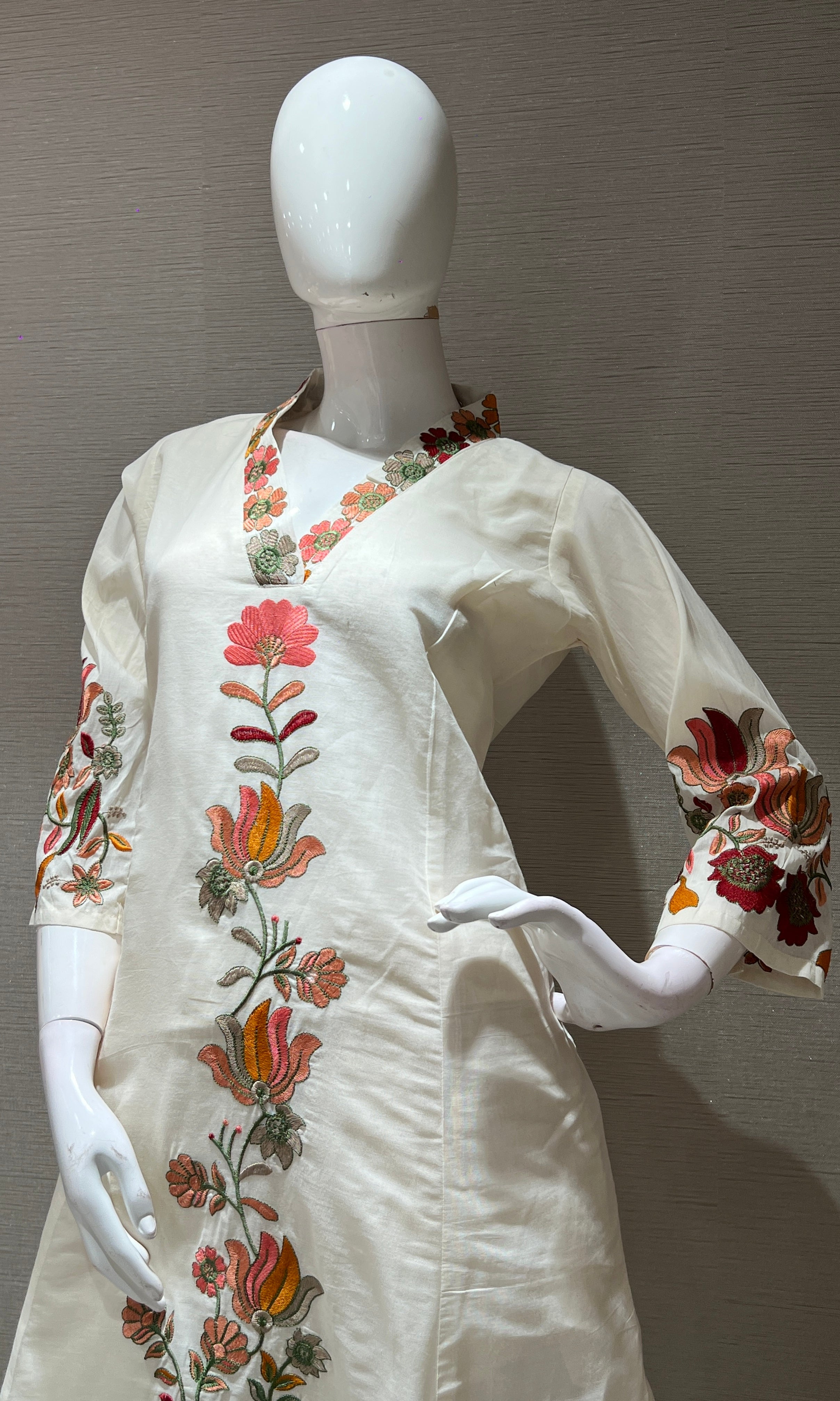 Cream floral embroidery kurta set