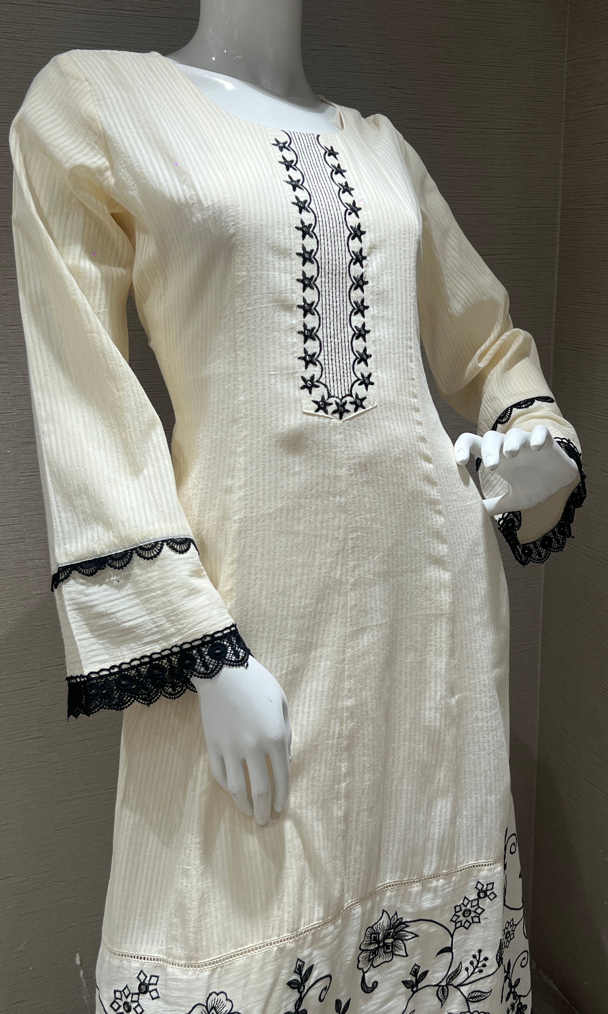 Cream and black floral embroidery kurta set