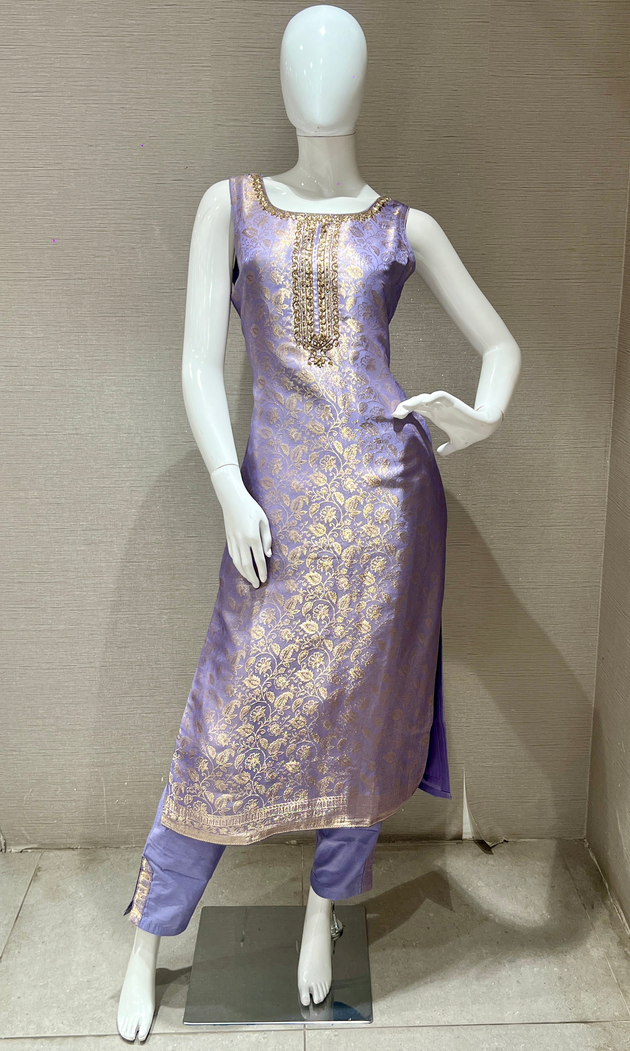Light purple kurta set with banarasi dupatta