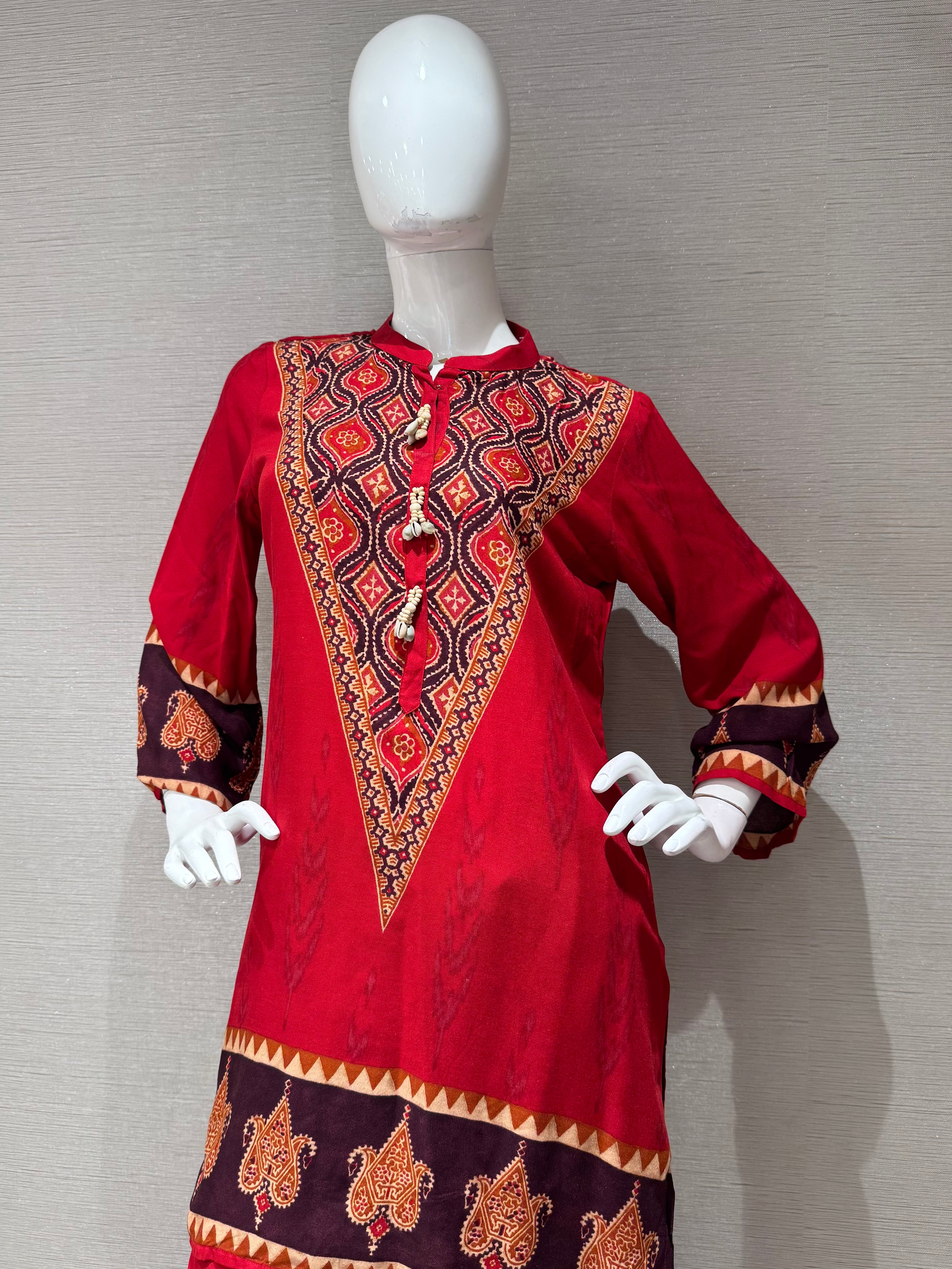 RED Intricate Bordered cord set