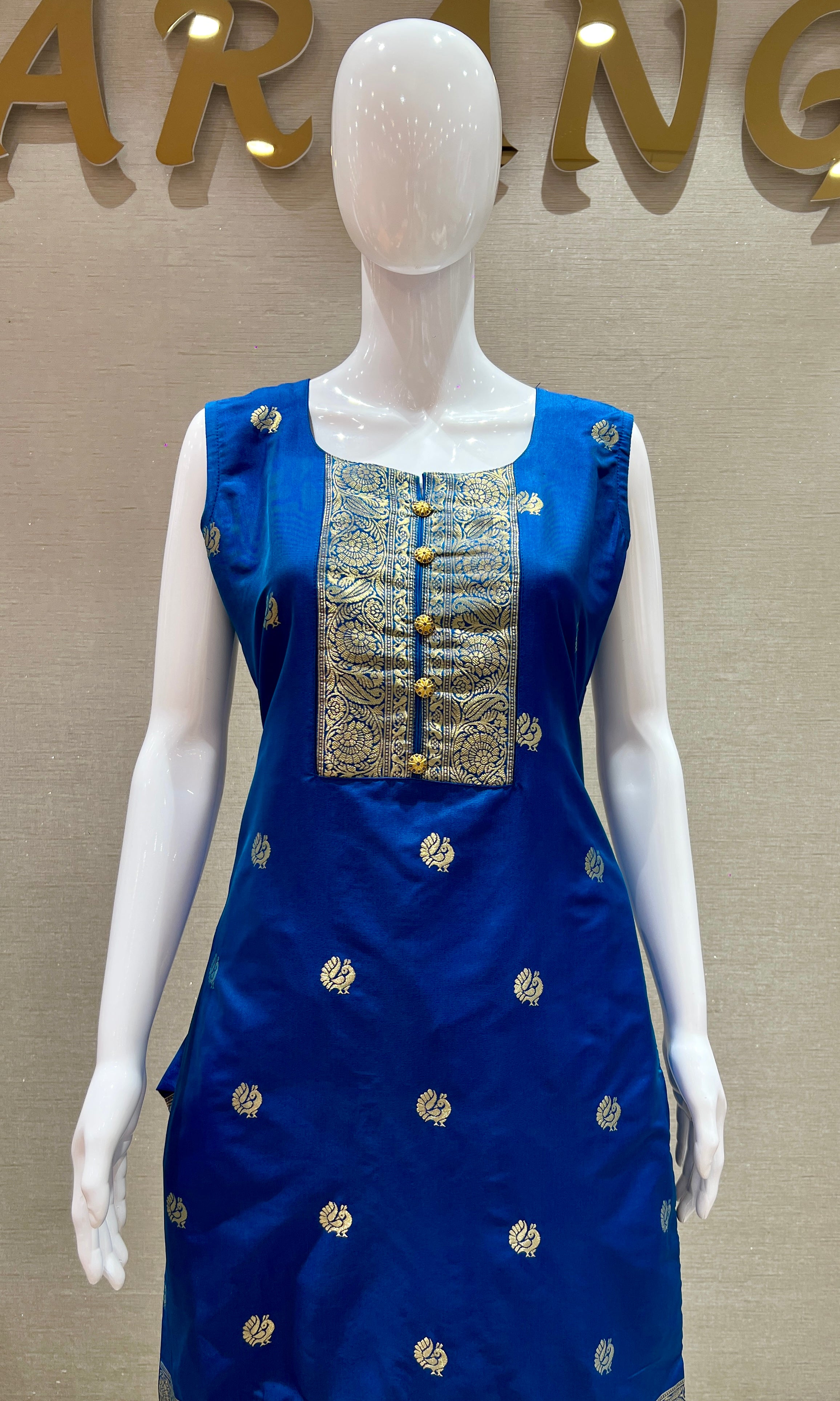 Neel Banarasi Kurta Set