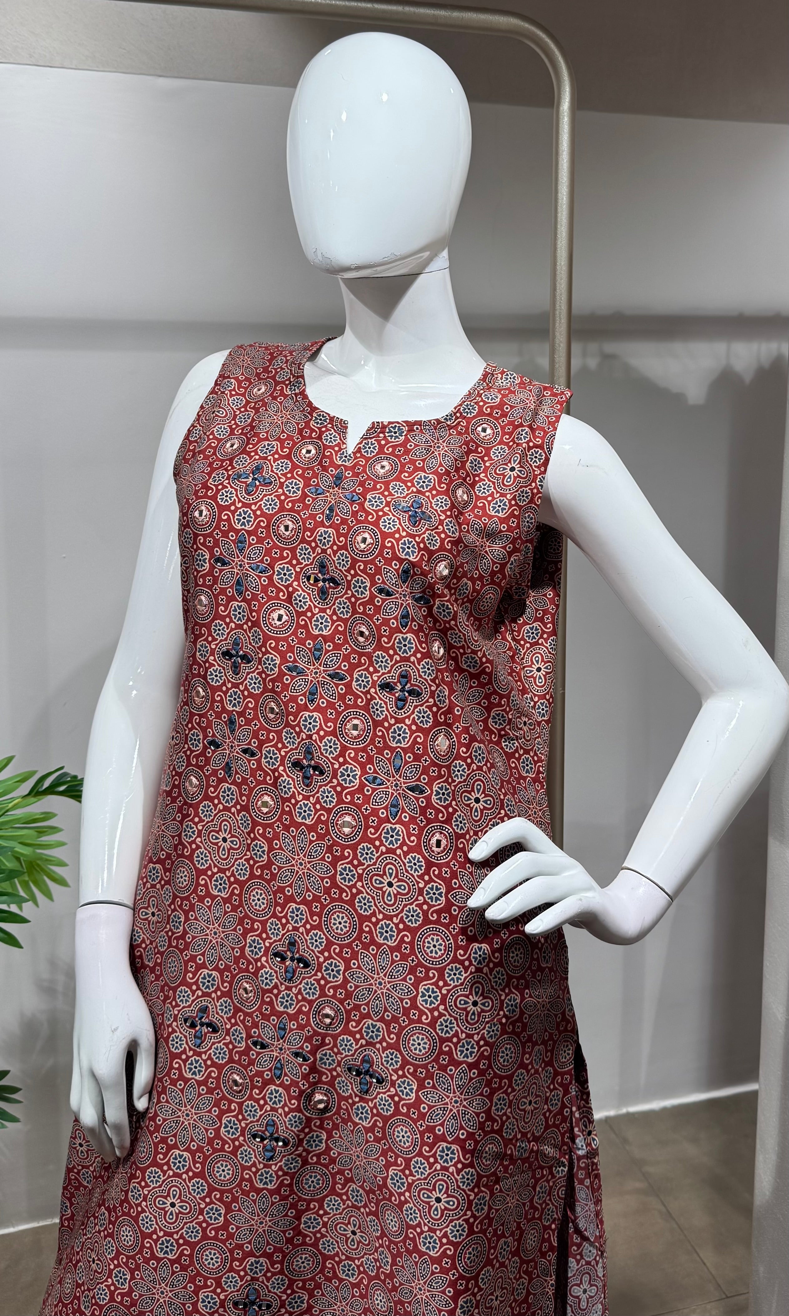 Maroon printed a line kurti with bottom