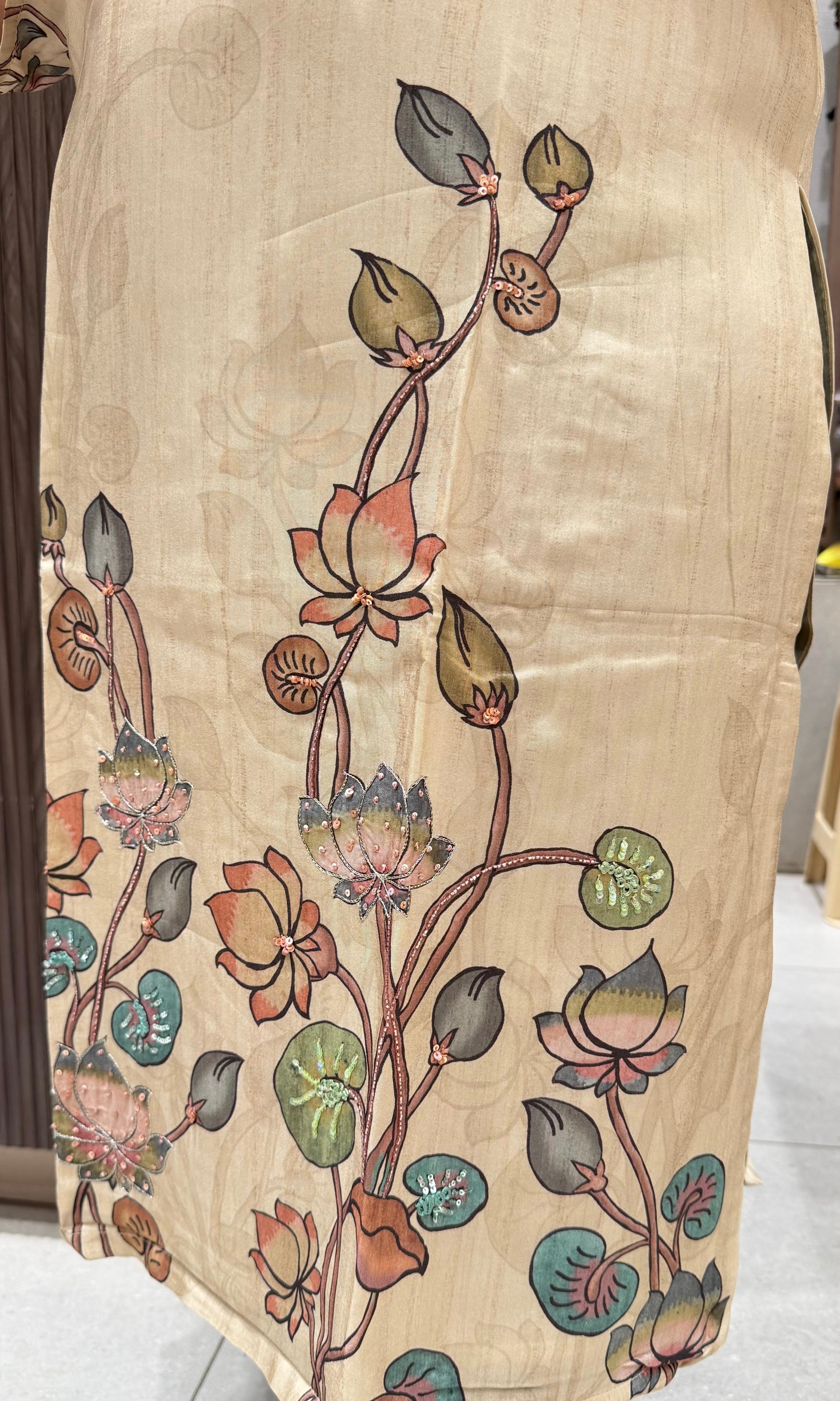 Ivory Linen-Look Kurta with Floral Artistry
