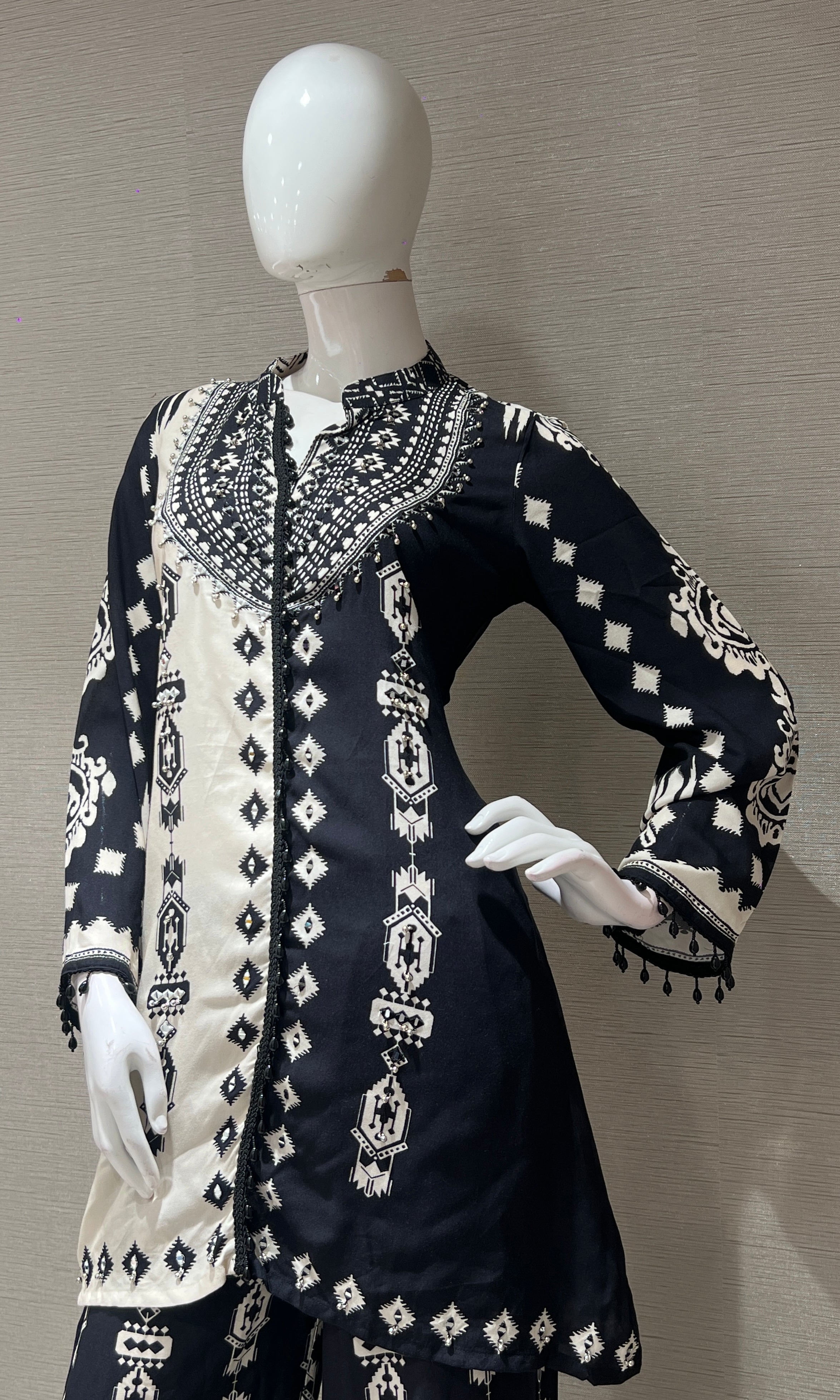 Black AND WHITE ELEGANT CORD SET