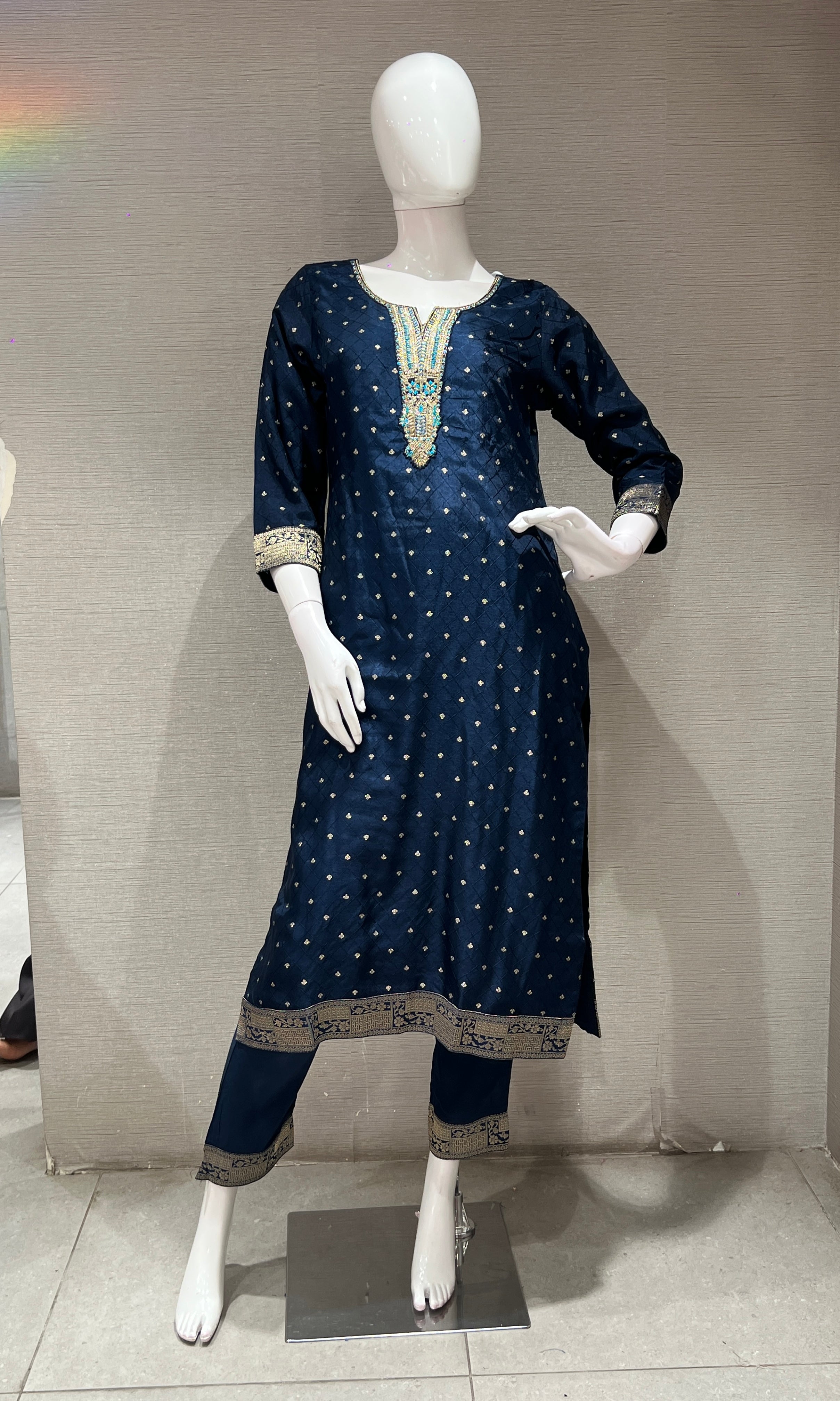 NAVY BLUE KURTA SET WITH STRIPED DUPATTA