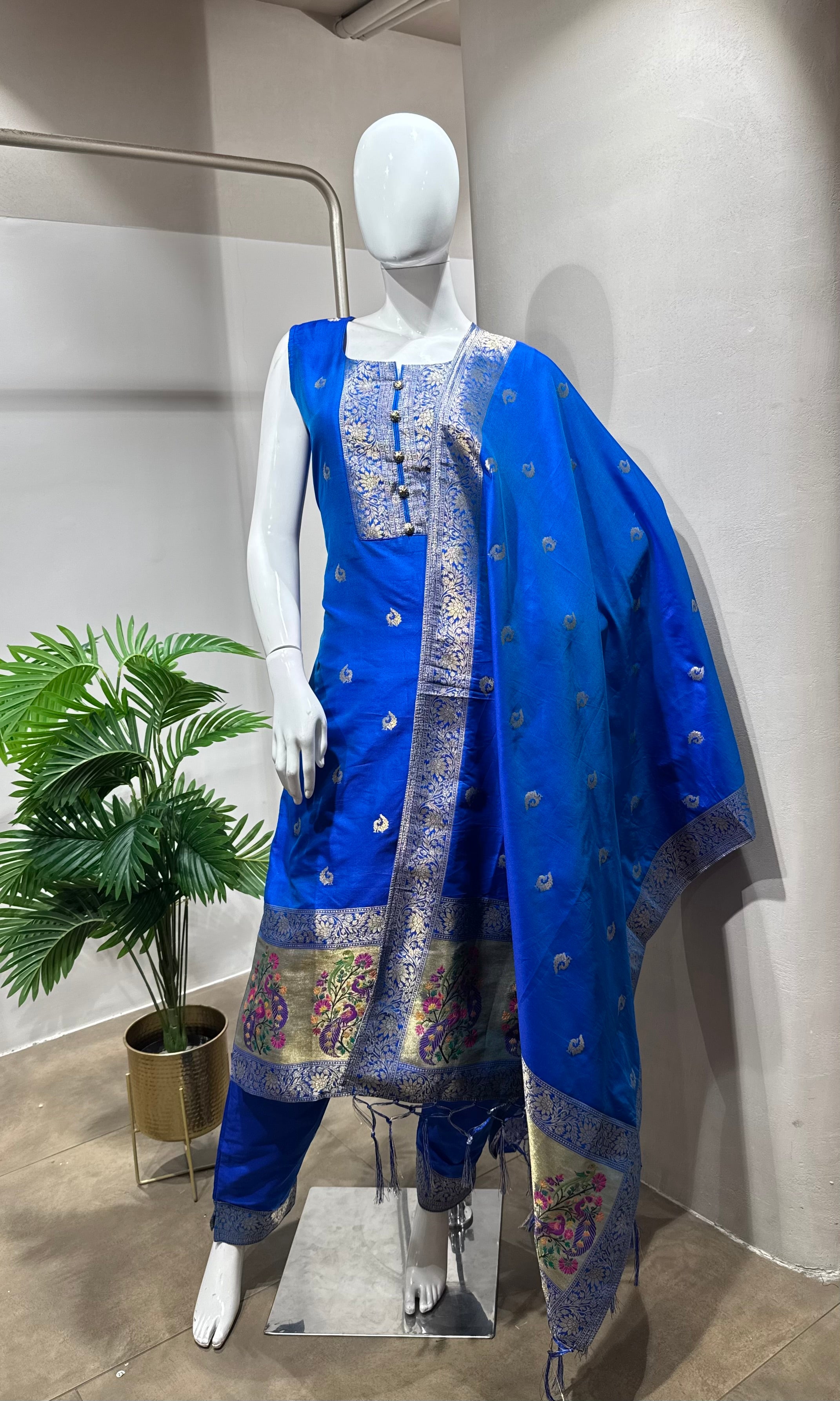 royal blue embroidered kurta set