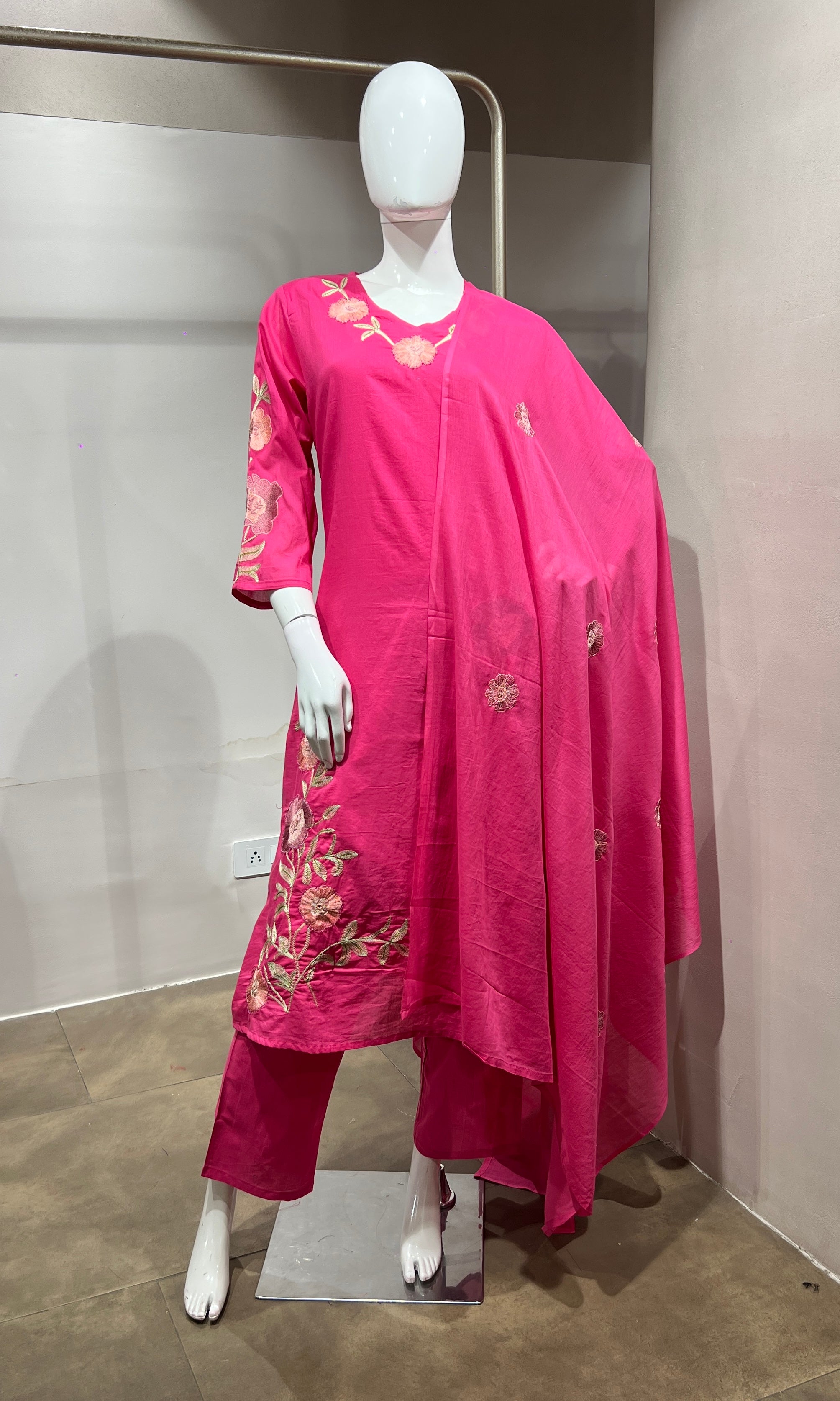 PINK Silk Kurta set with Rose Embroidery