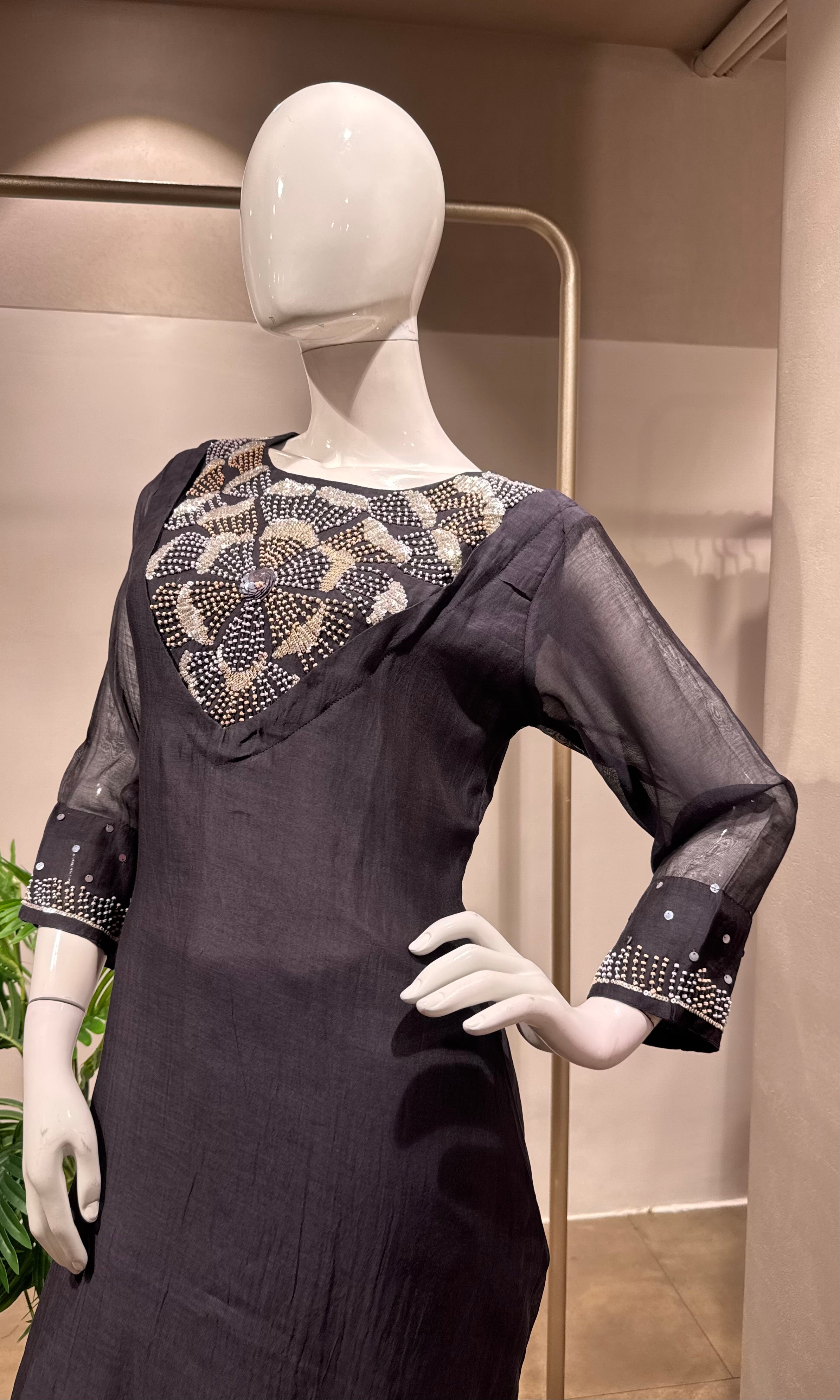 BLACK EMBROIDERED KURTA SET