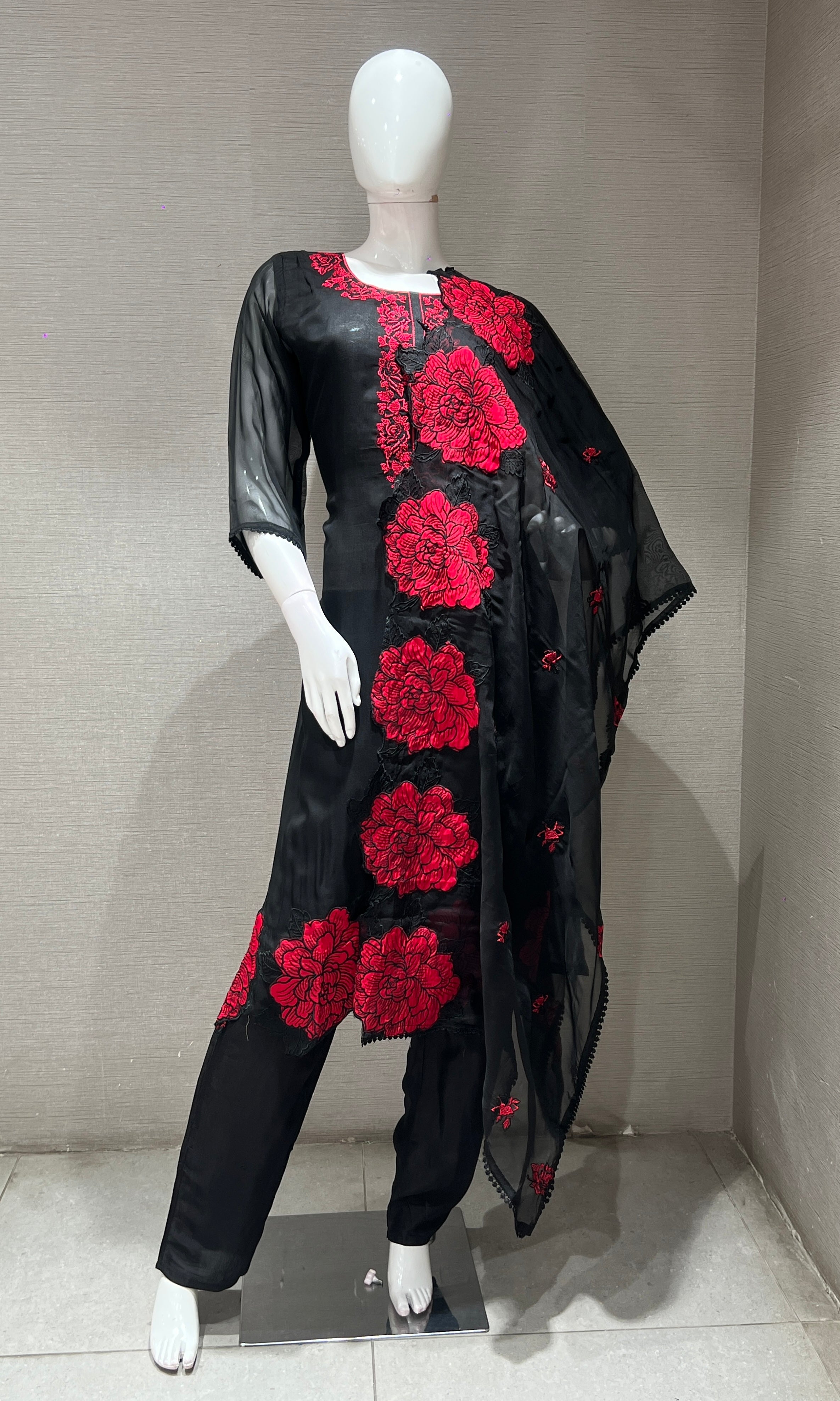 Black RED FLORAL EMBROIDERED kurta set