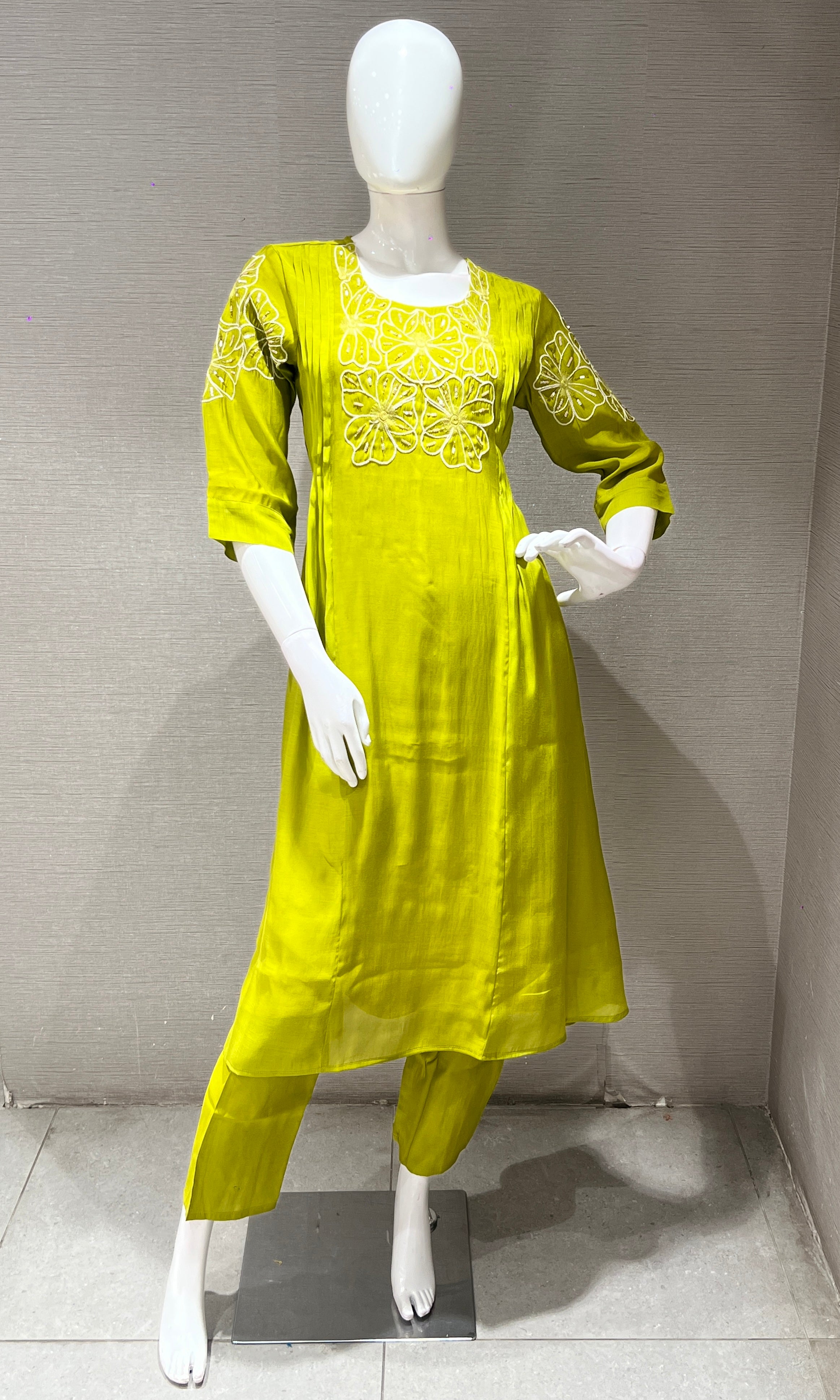 Liril FLORAL MUL CHANDERI kurta set