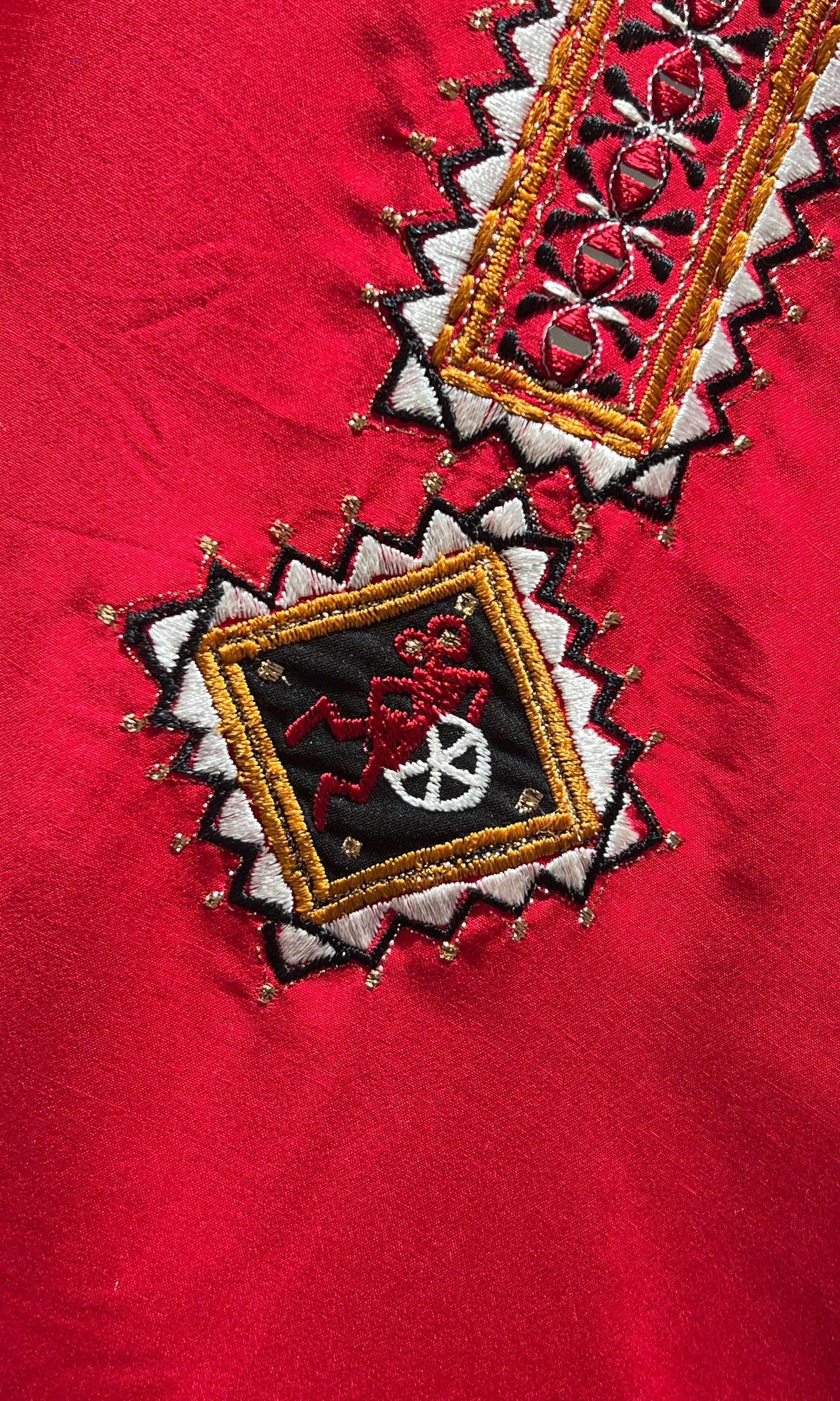 red kurta set with contrast dupatta