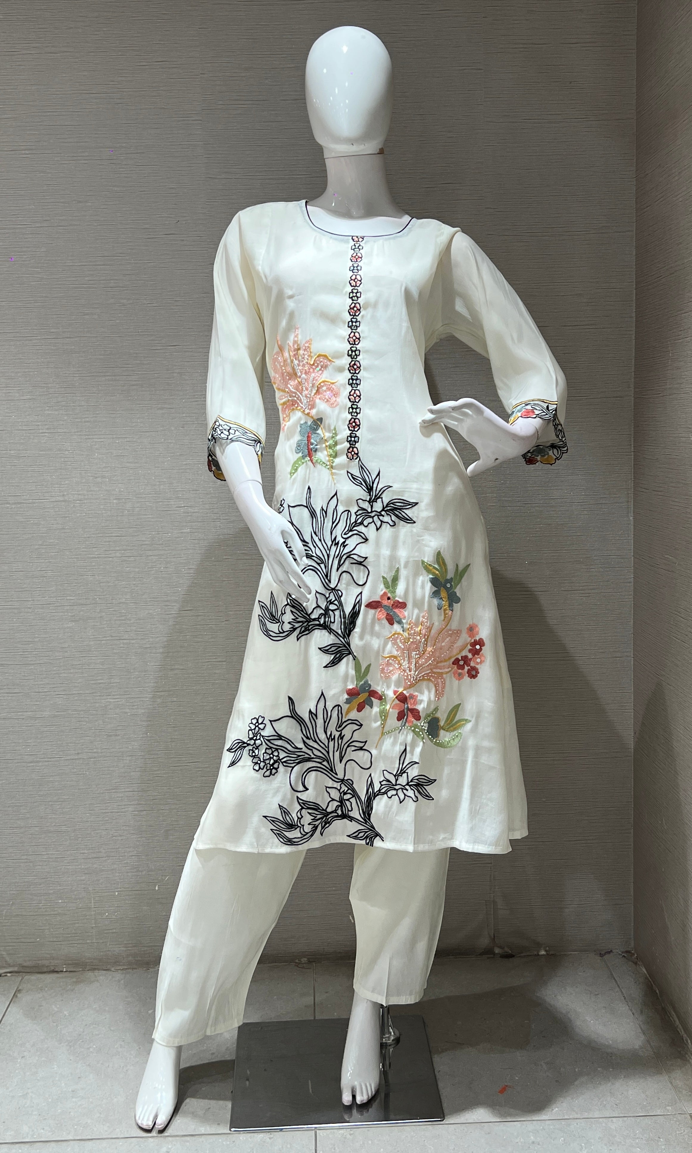 Cream mul chanderi floral embroidery kurta set