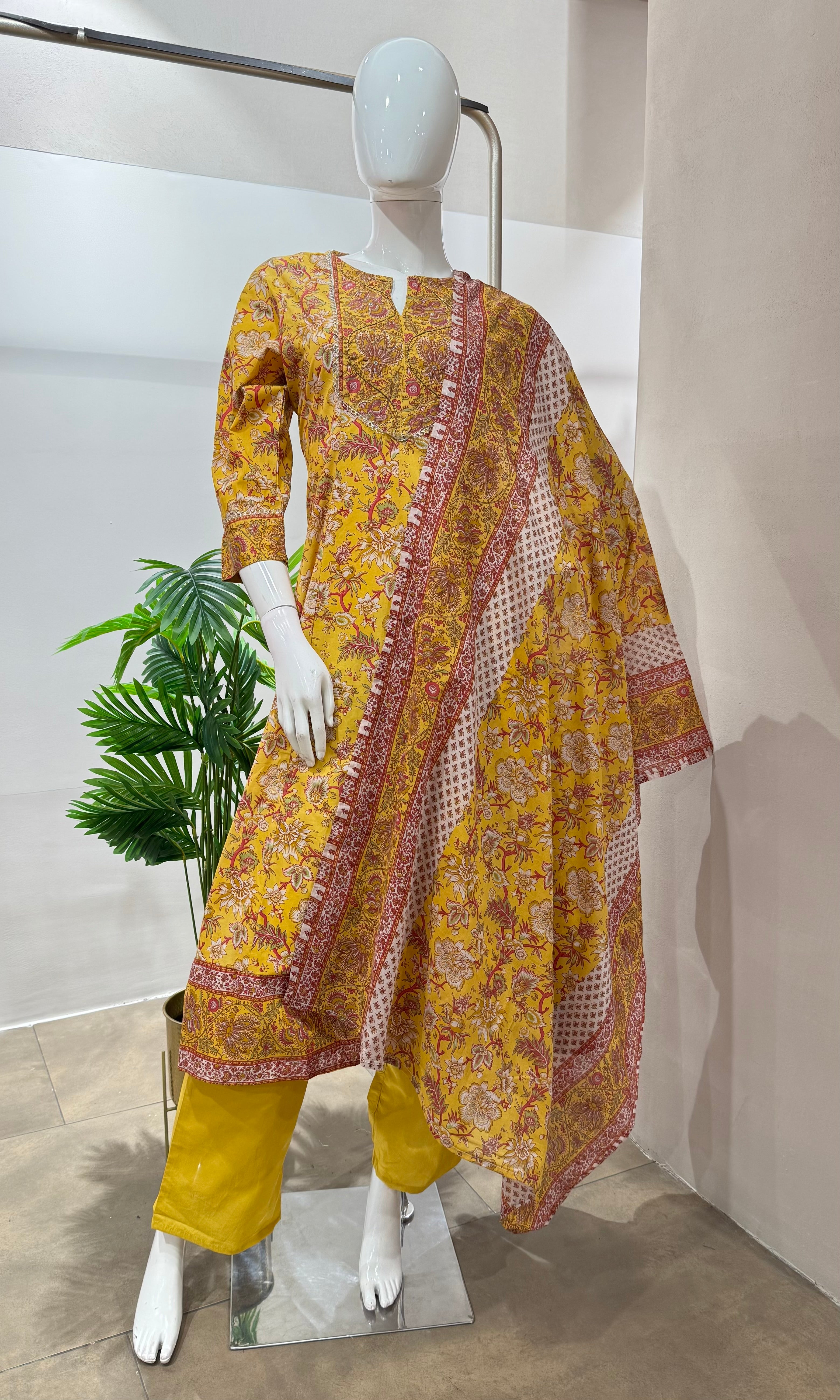 YELLOW ETHNIC PRINTED KURTA SET